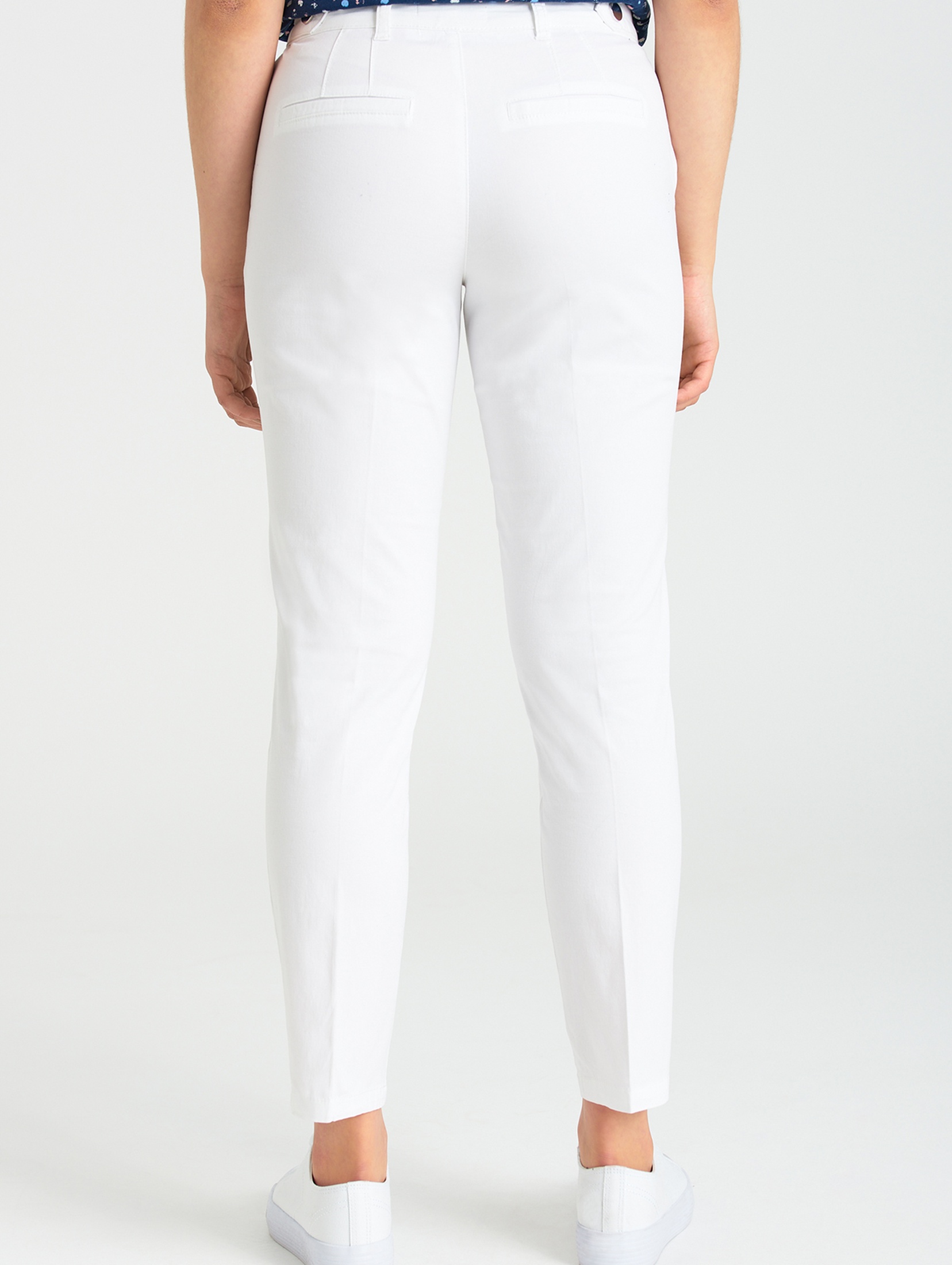 Spodnie klasyczne damskie białe