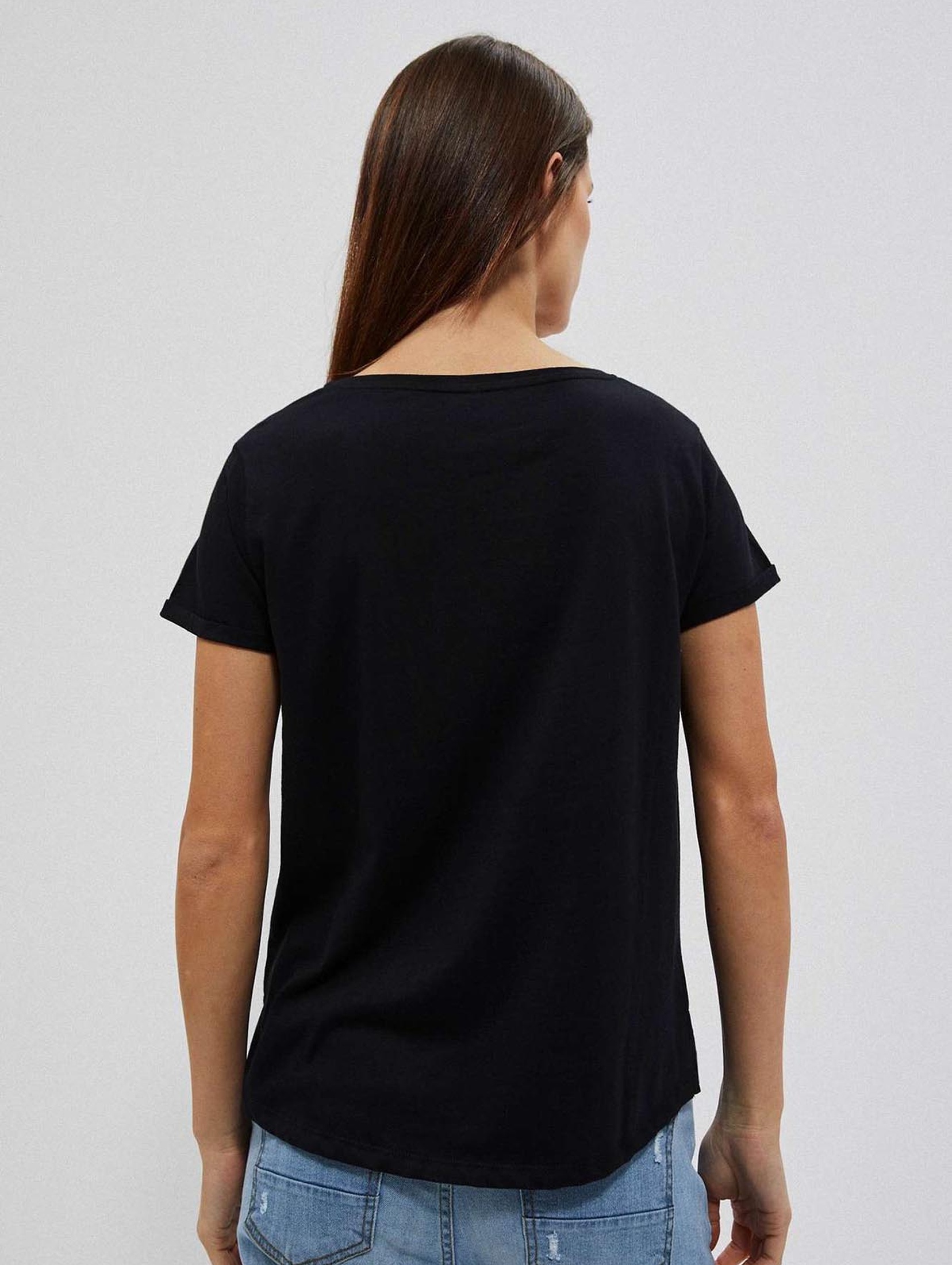 Bawełniany czarny t-shirt damski z kieszonką