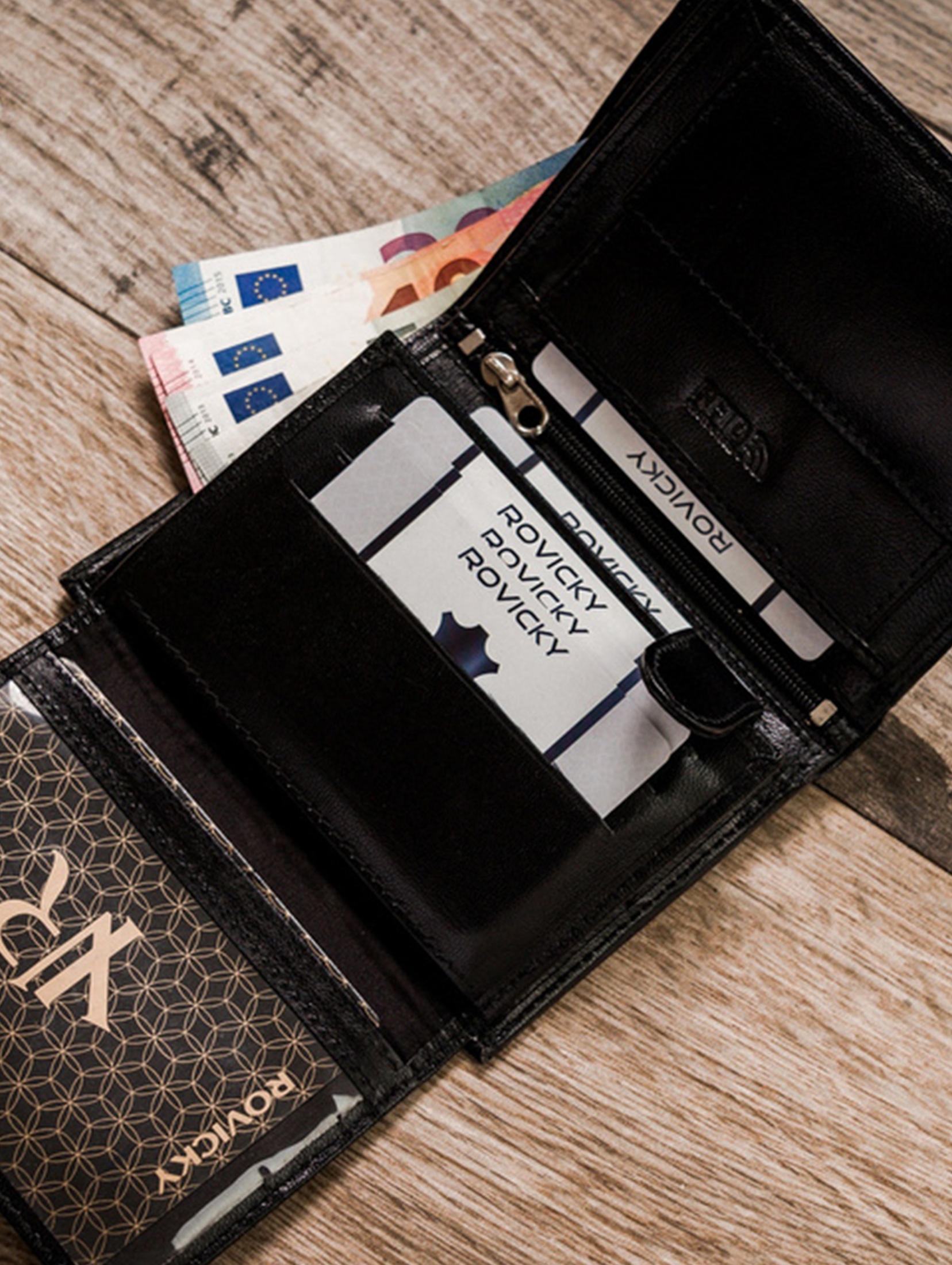 Klasyczny portfel męski na karty — Rovicky czarny