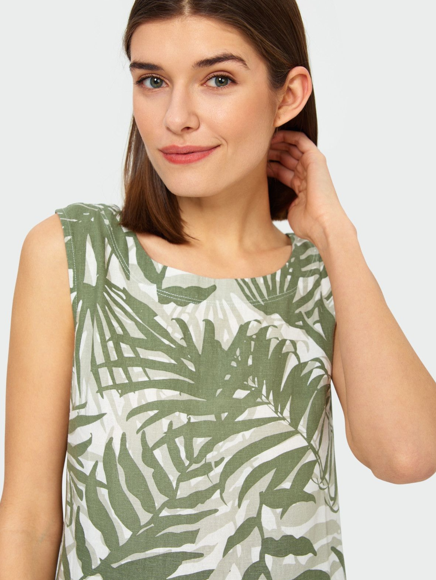Lniana sukienka z roślinnymmotywem