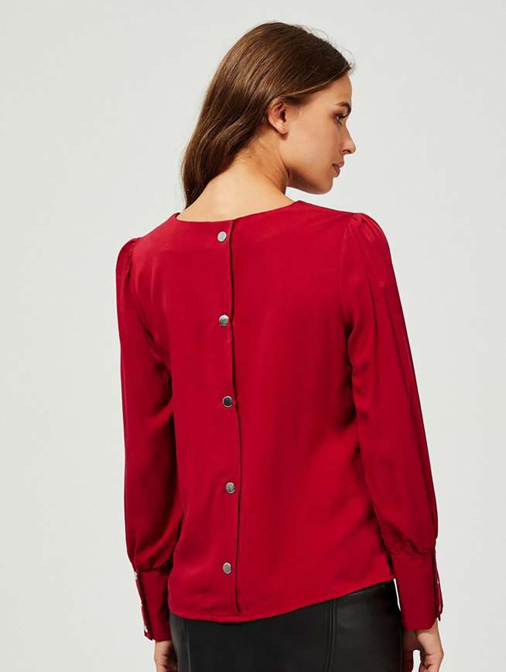 Bluzka damska czerwona z ozdobnymi mankietami