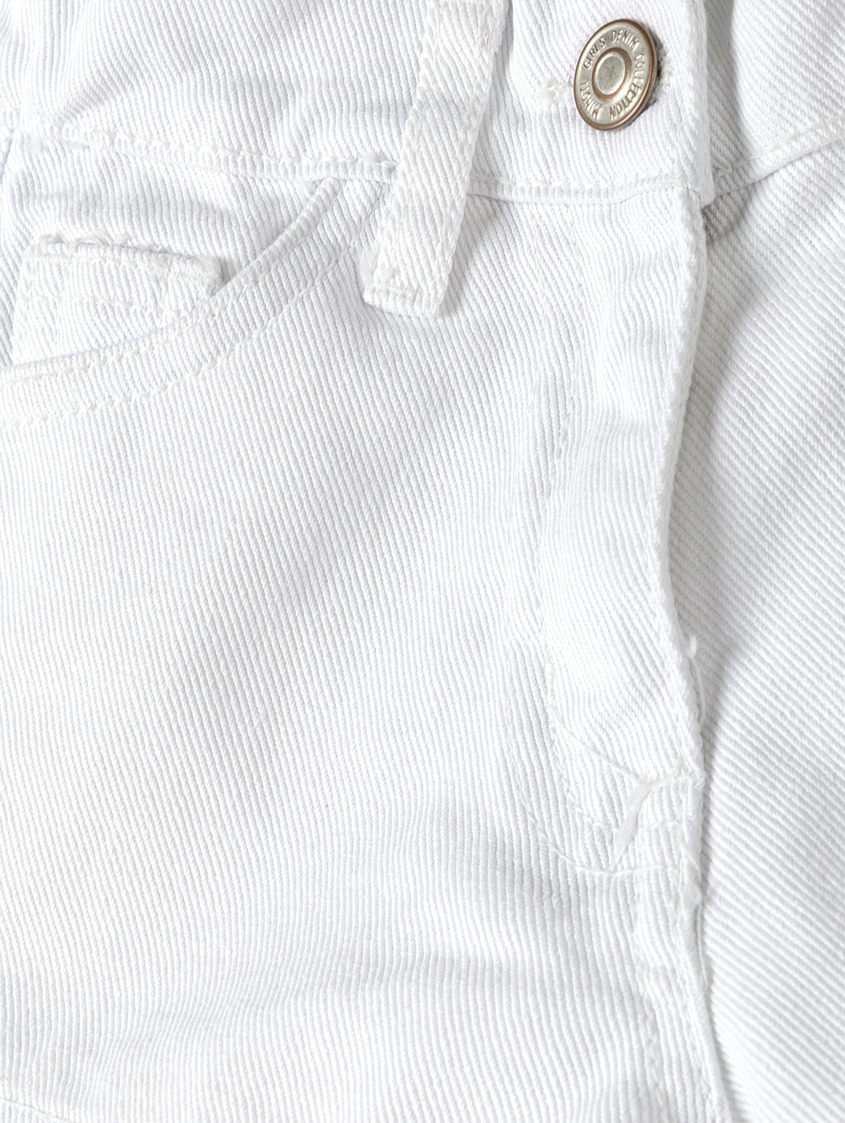 Białe krótkie spodenki jeansowe dla niemowlaka