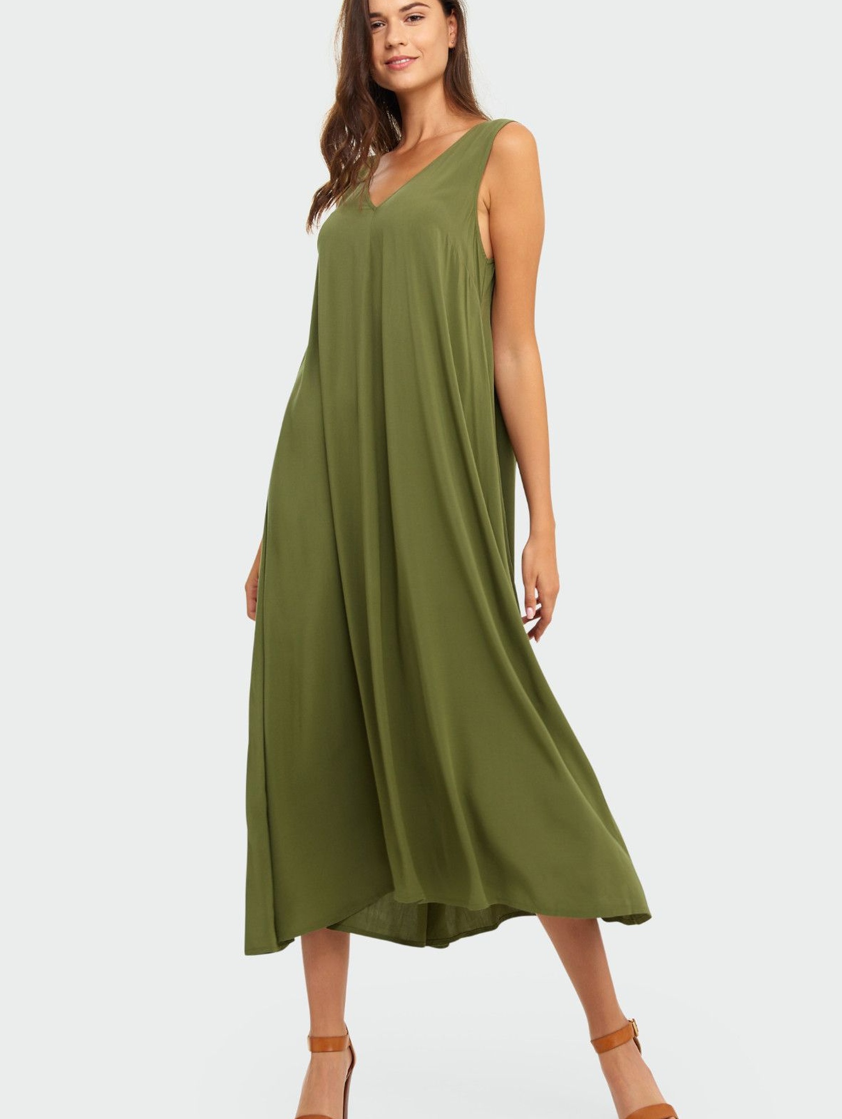Zielona długa sukienka damska na grube ramiączka