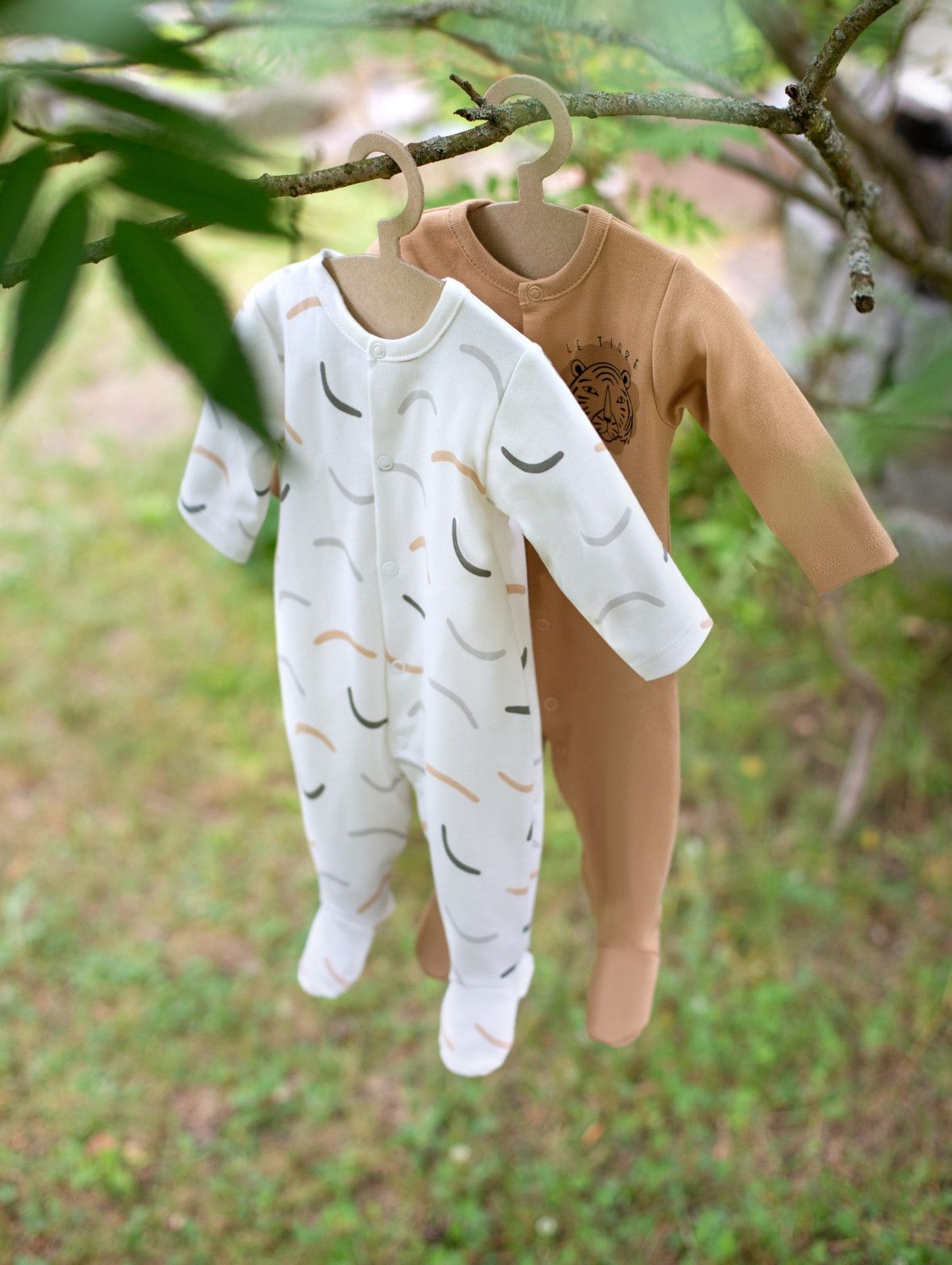 Bawełniany pajac niemowlęcy - brązowy