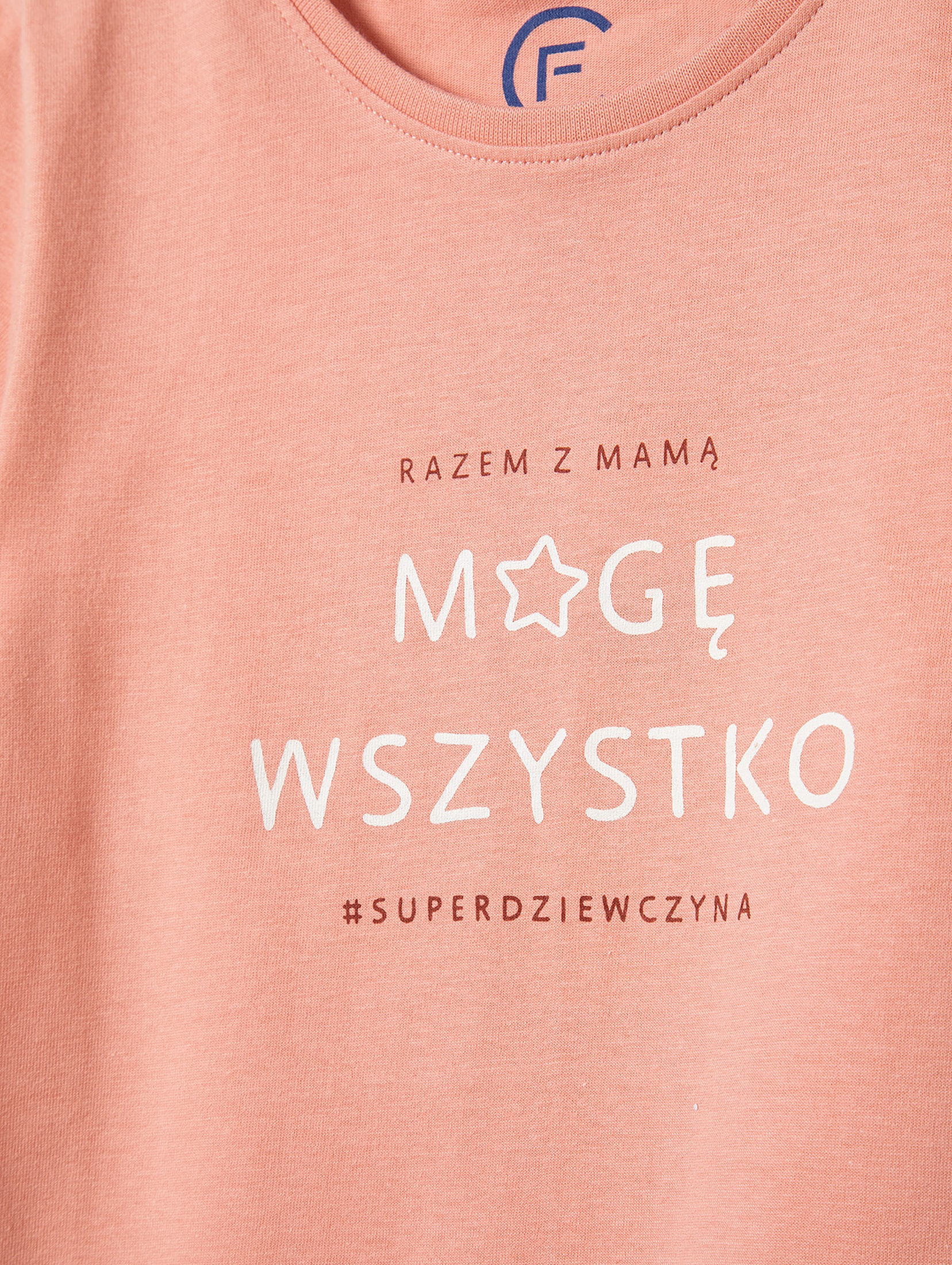 T-shirt bawełniany dla dziewczynki z napisem "Mogę Wszystko" - różowy