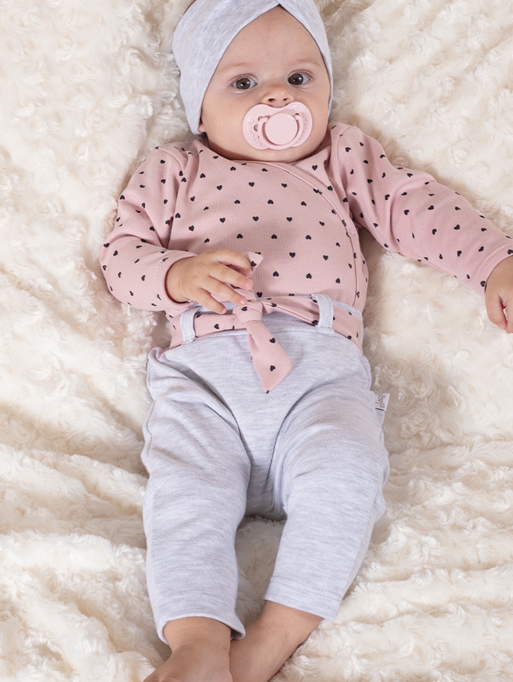 Bawełniane spodnie niemowlęce dziewczęce szare z ozdobnym paskiem