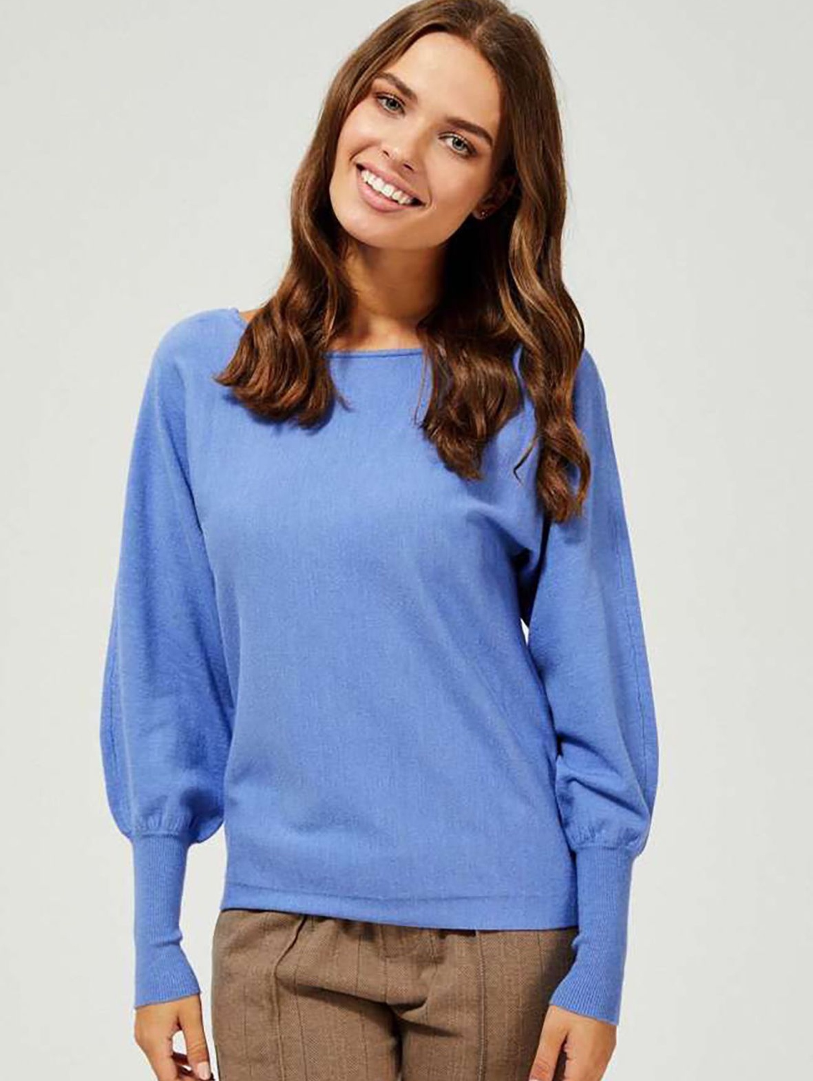 Luźny sweter z bufiastymi rękawami -  niebieski