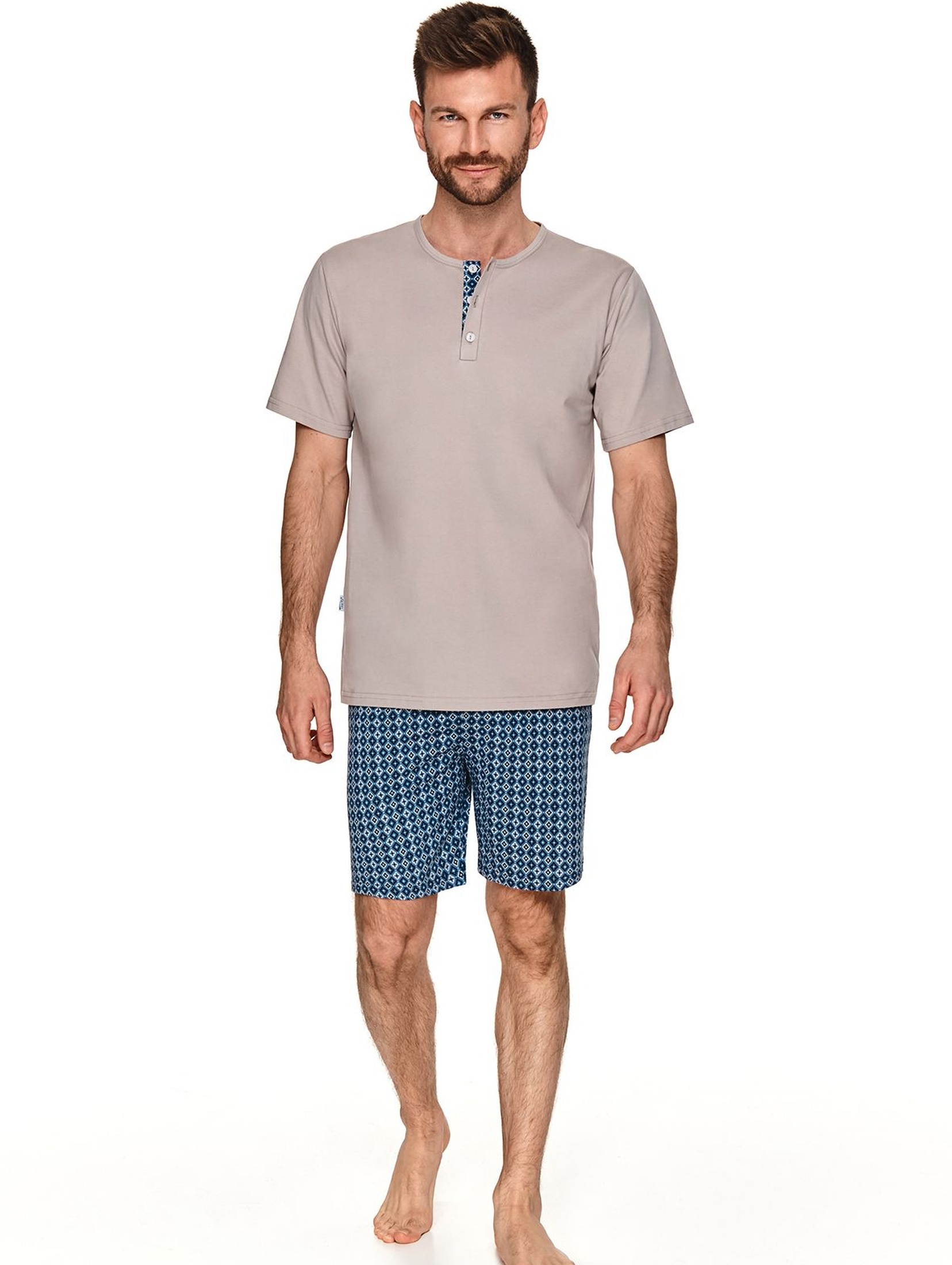 Dwuczęściowa piżama - beżowy T-shirt i krótkie spodnie