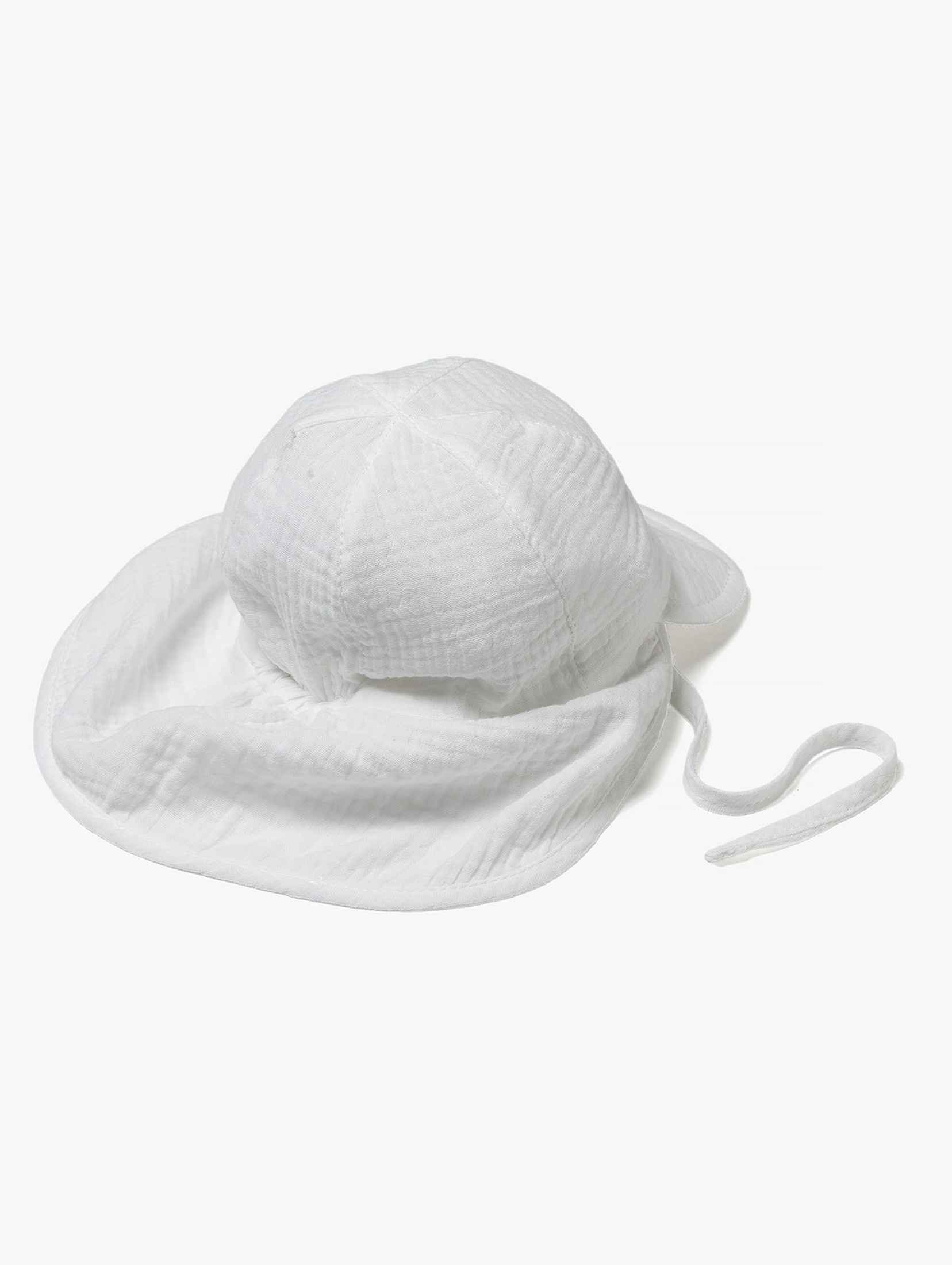 Biała tkaninowa czapka z daszkiem dla niemowlaka - 5.10.15.
