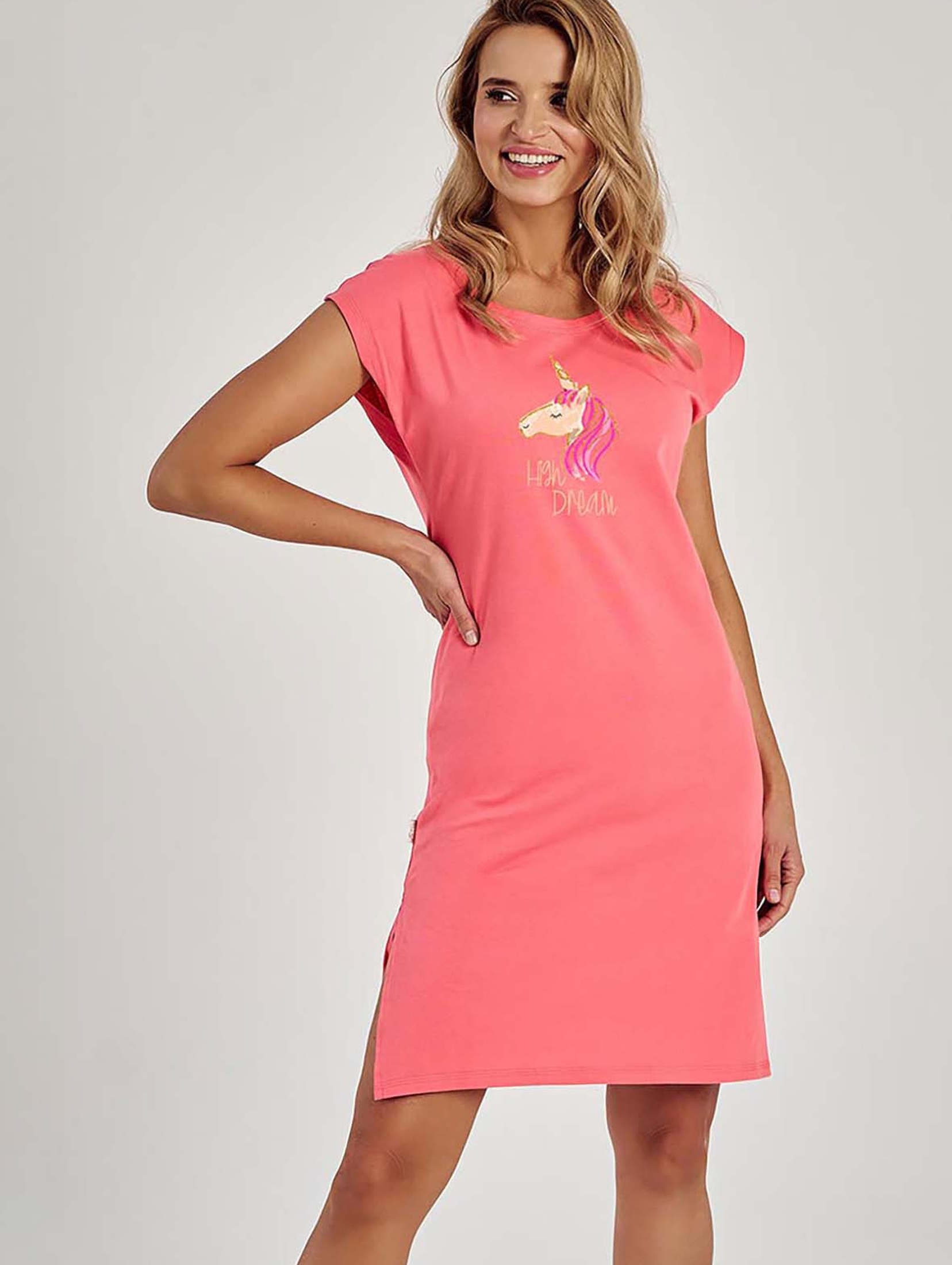 Różowa koszula nocna damska z jednorożcem