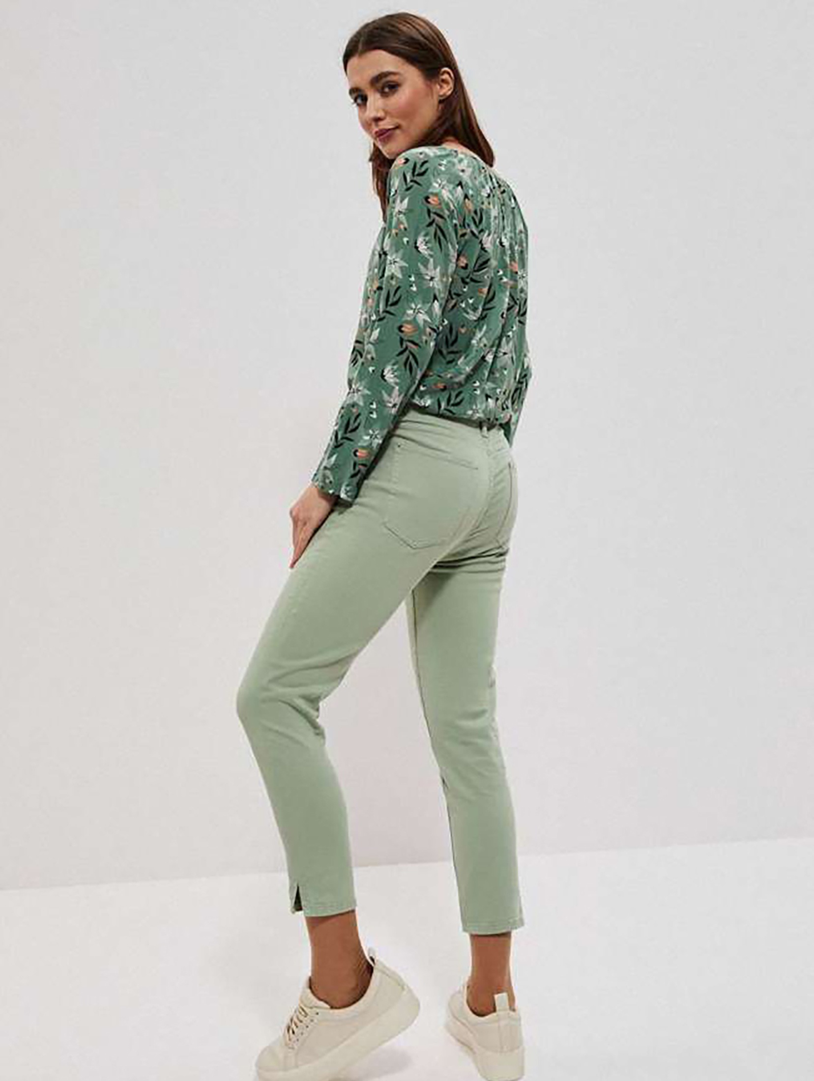 Klasyczne spodnie damskie zielone