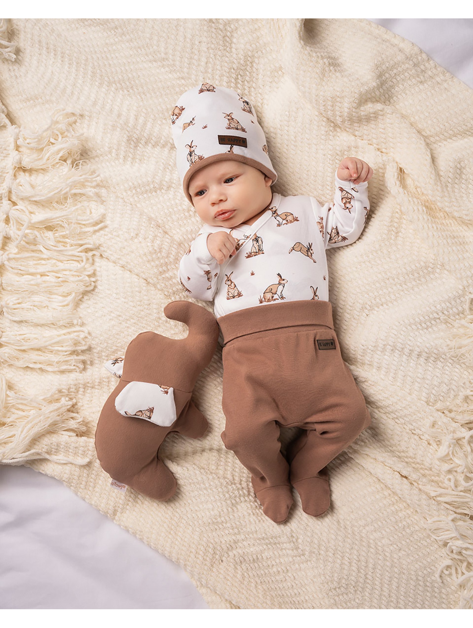 Półśpiochy niemowlęce uszyte z brązowej bawełny