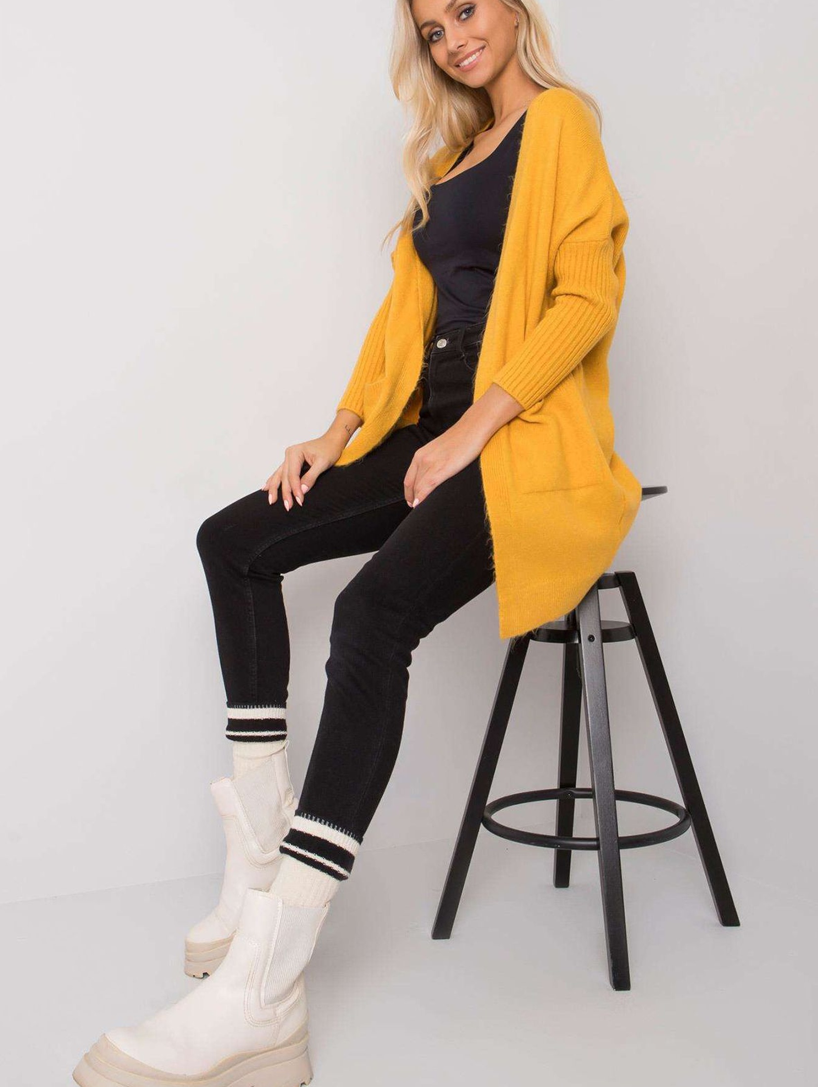Sweter damski - żółłty