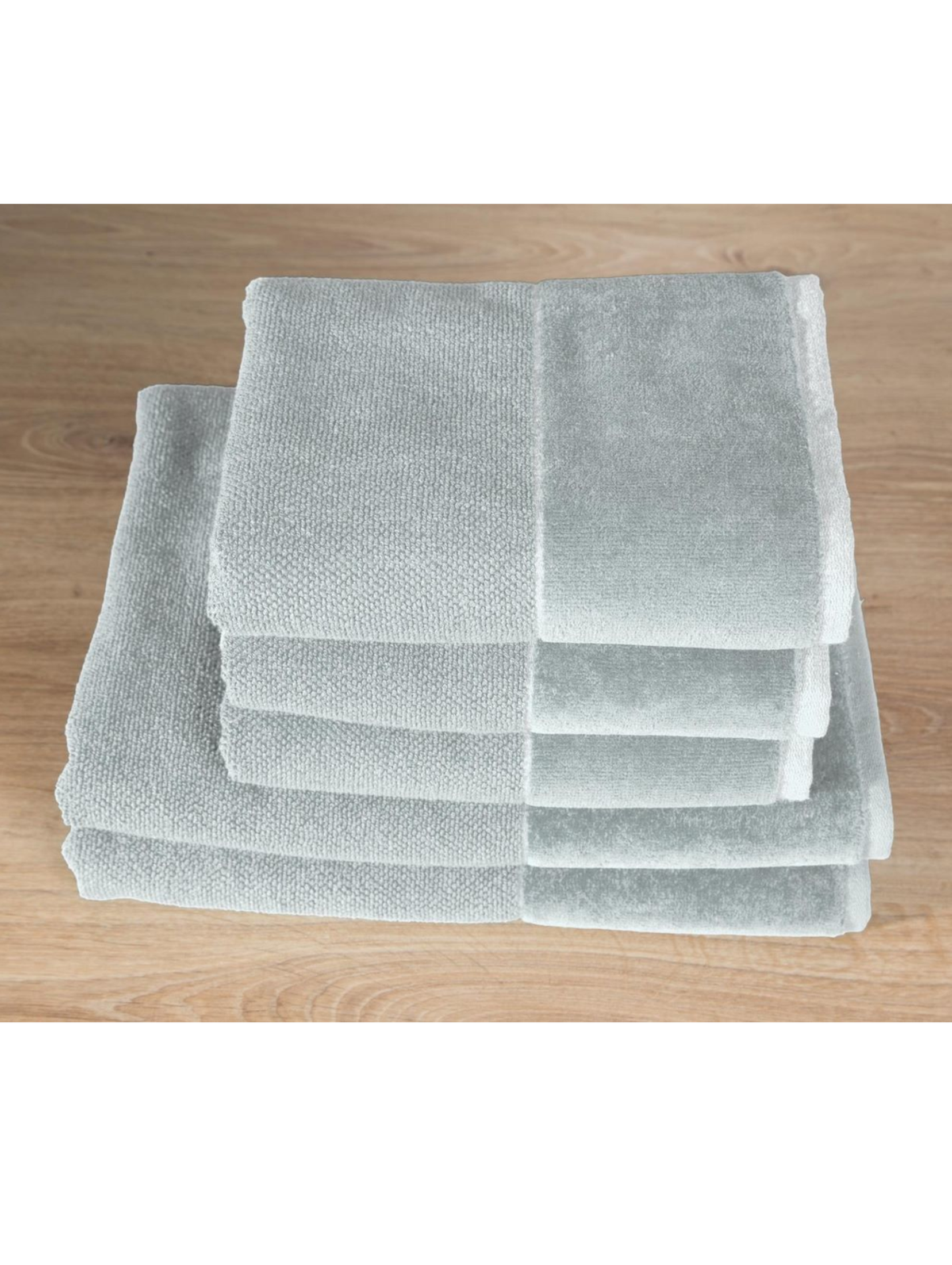 Jasnoszary ręcznik 50x90 cm z ozdobnym pasem