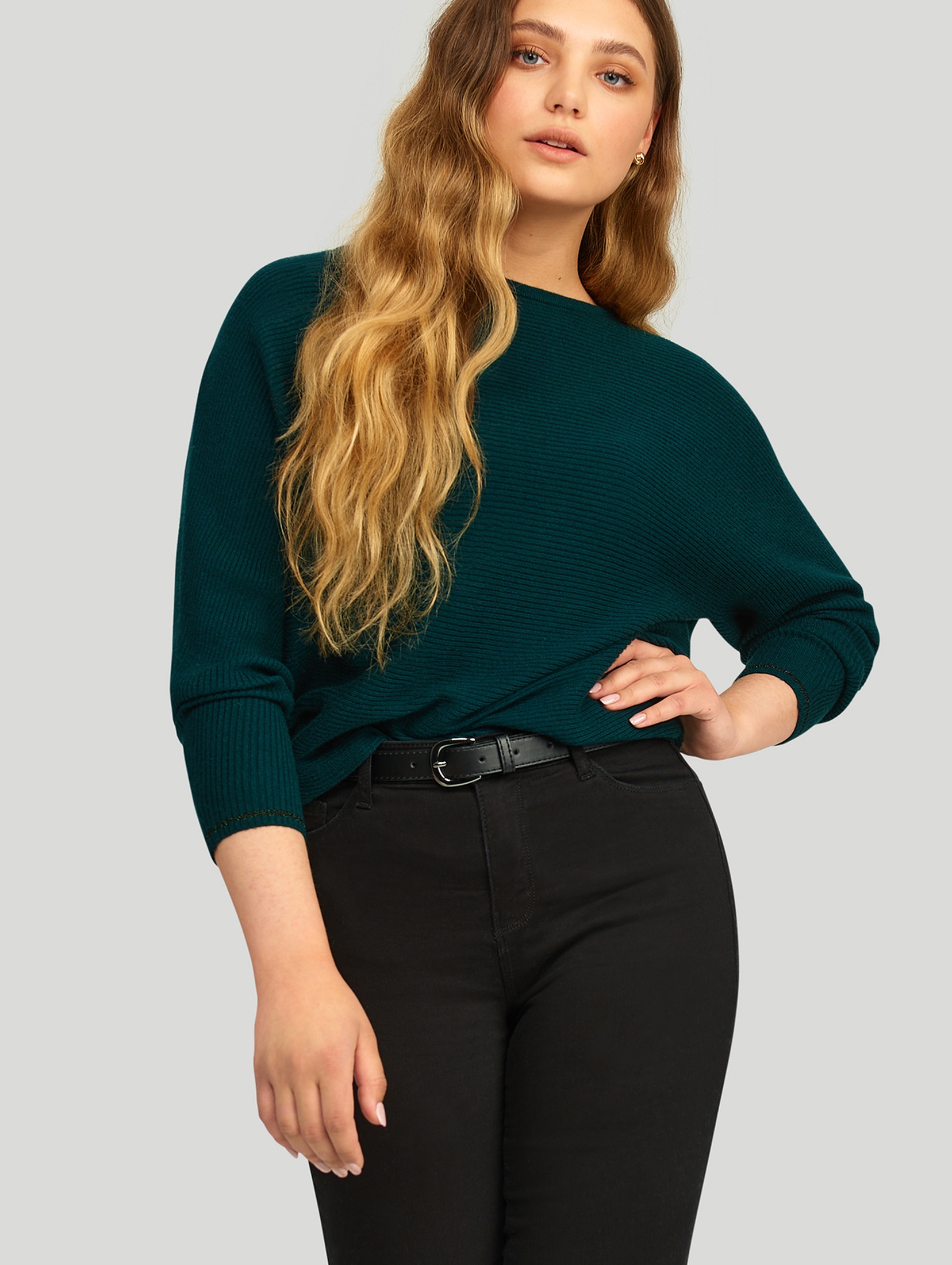 Luźny sweter damski - zielony