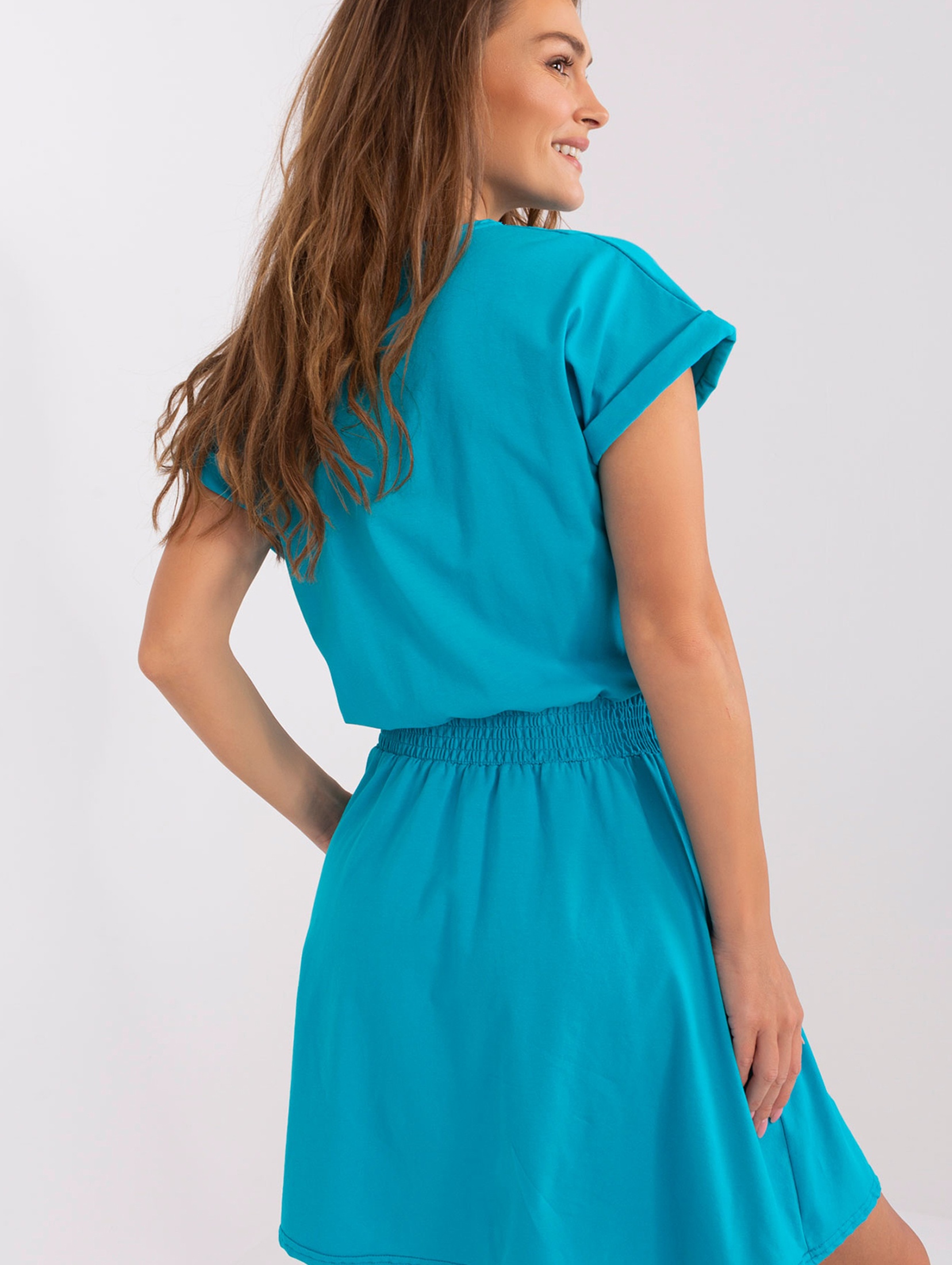 Niebieska sukienka basic z kieszeniami RUE PARIS