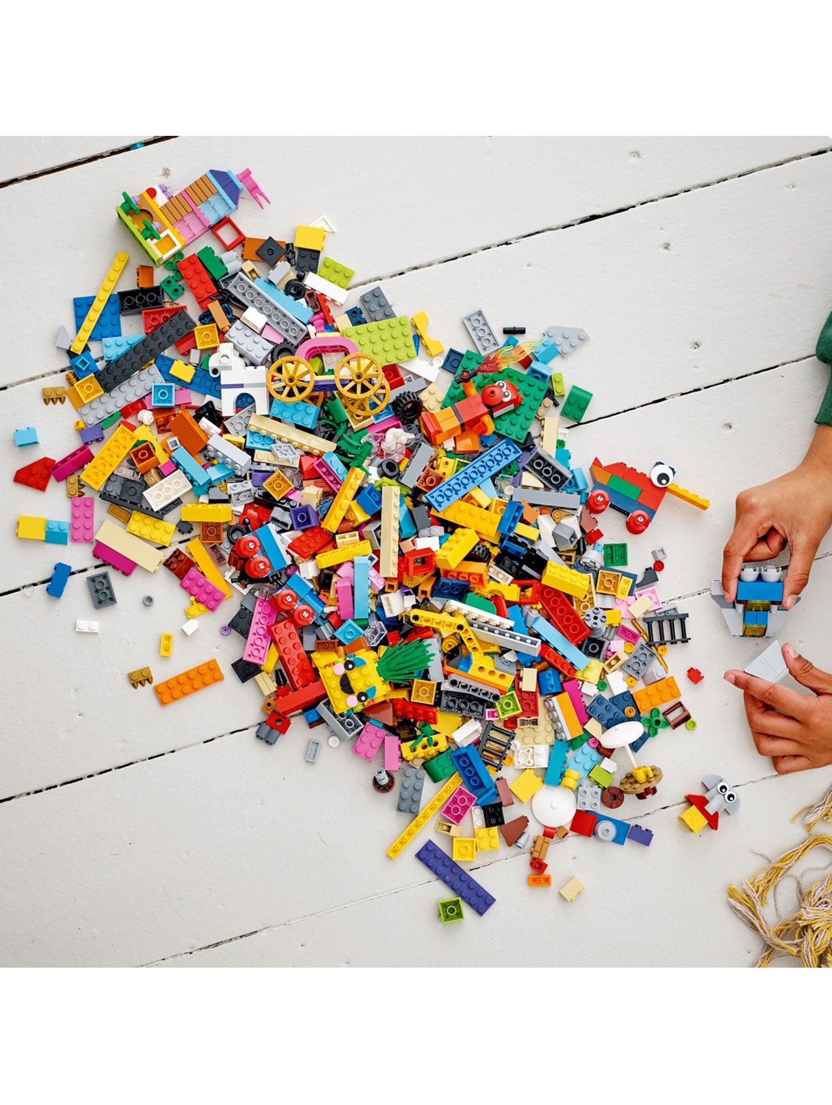 LEGO Classic - 90 lat zabawy 11021 - 1100 elementów, wiek 5+