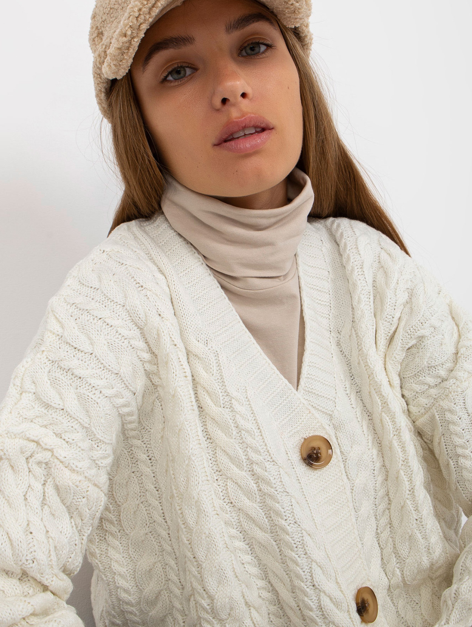 Ecru damski sweter rozpinany z guzikami RUE PARIS