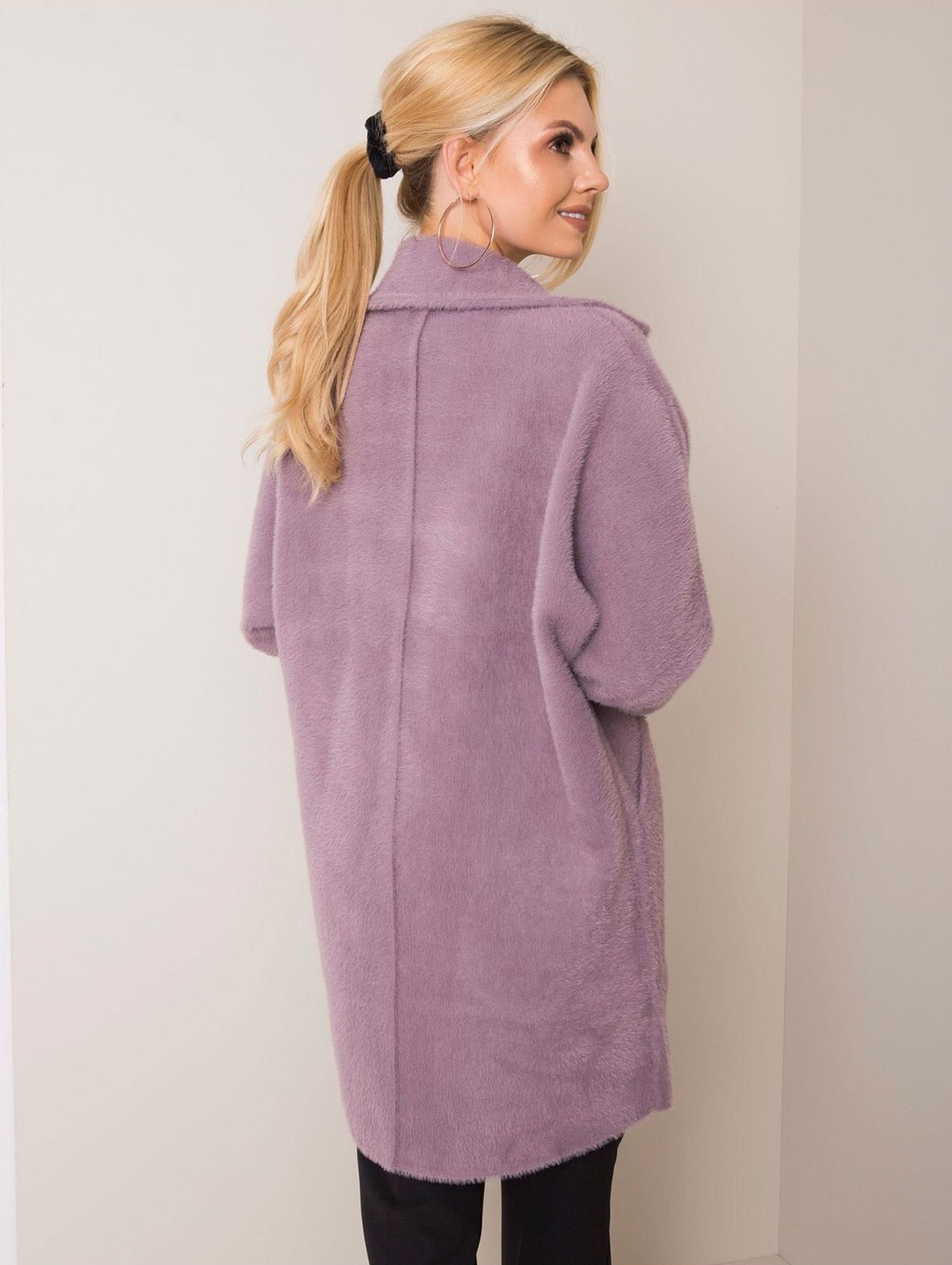 Oversizowy miękki płaszcz damski z kapturem - fioletowy