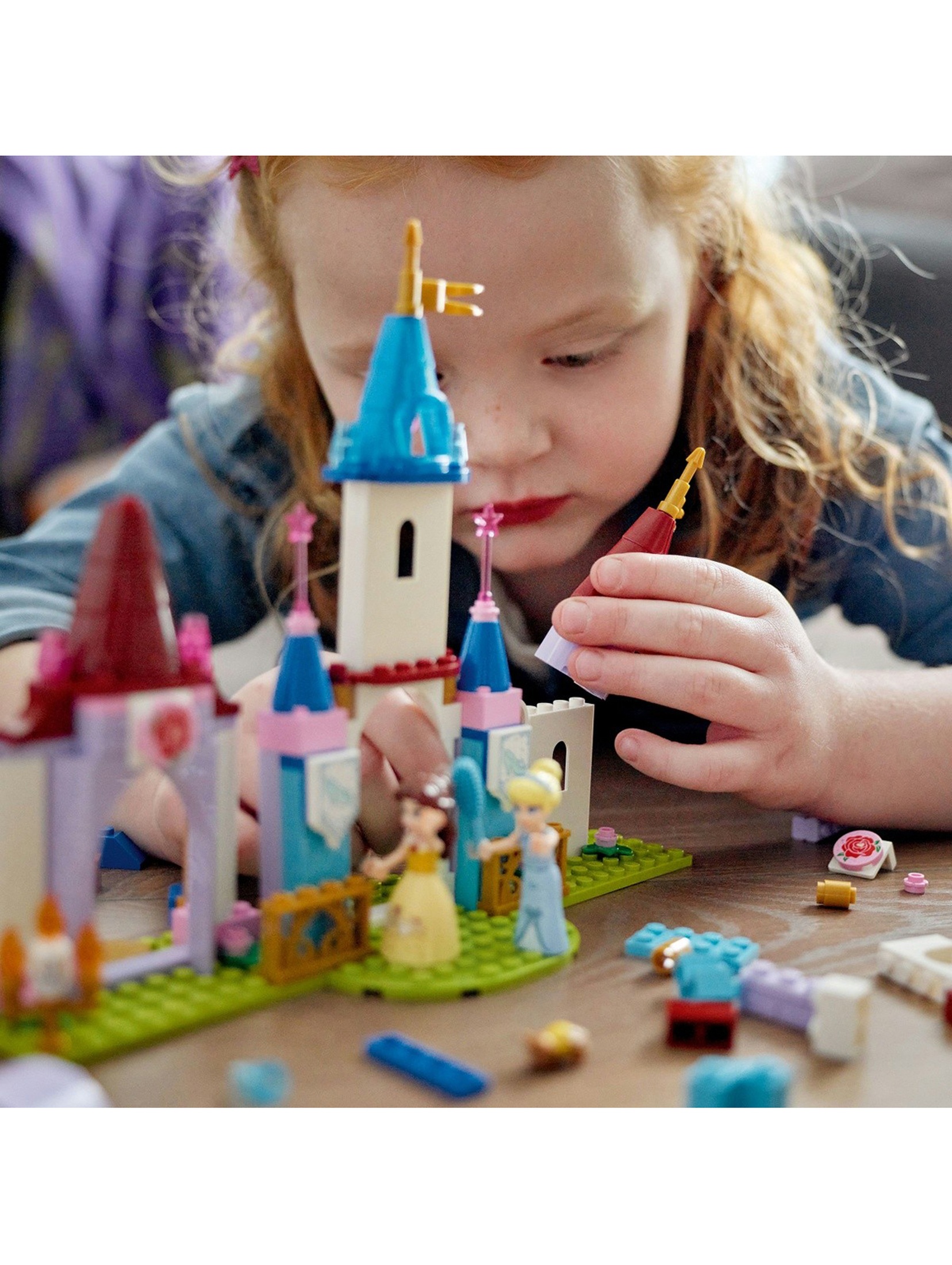 Klocki LEGO Disney Princess 43219 Kreatywne zamki księżniczek Disneya - 140 elementów, wiek 6 +