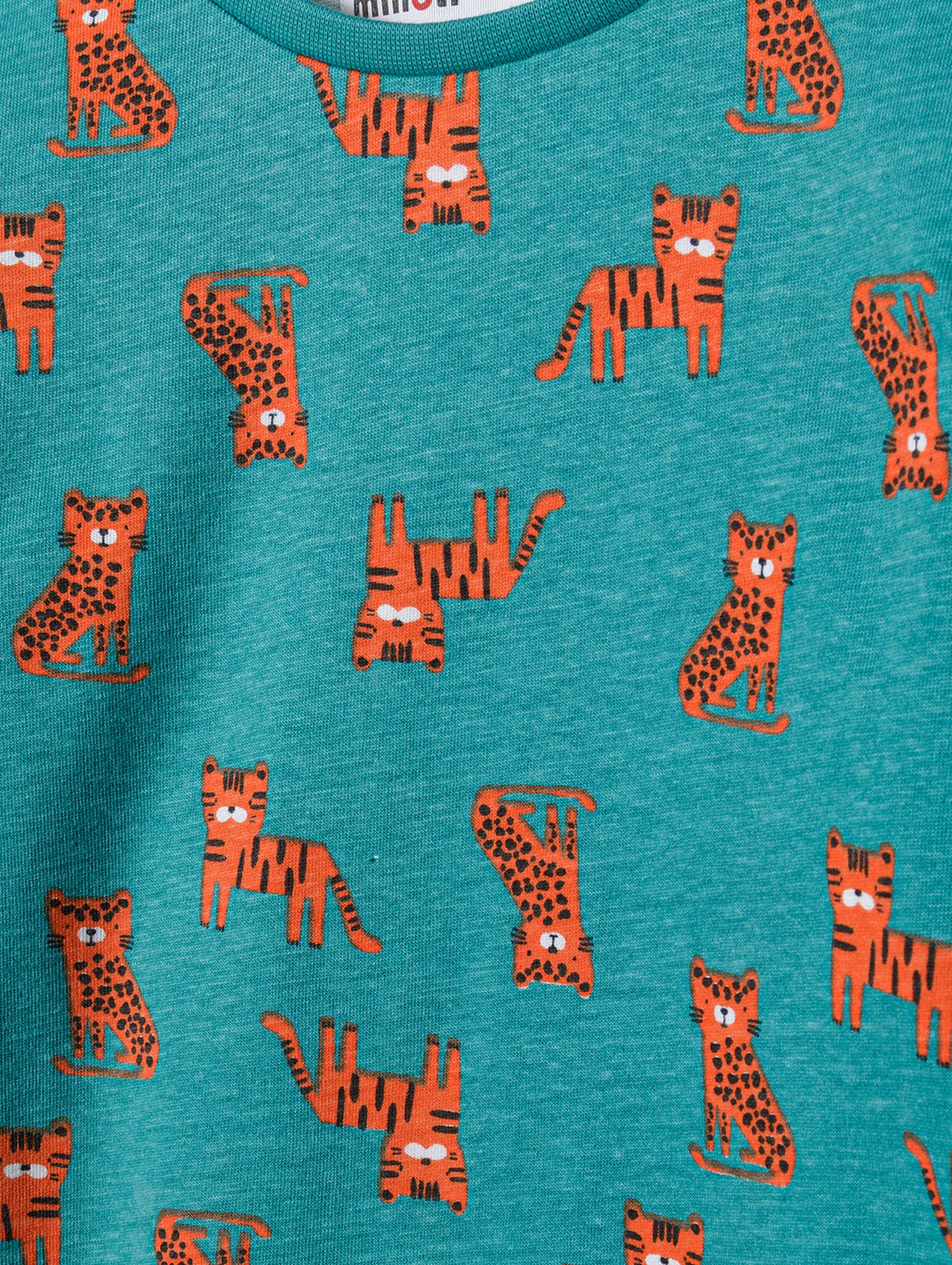 Niemowlęca piżama z długim rękawem i nadrukiem w tygryski dla chłopca