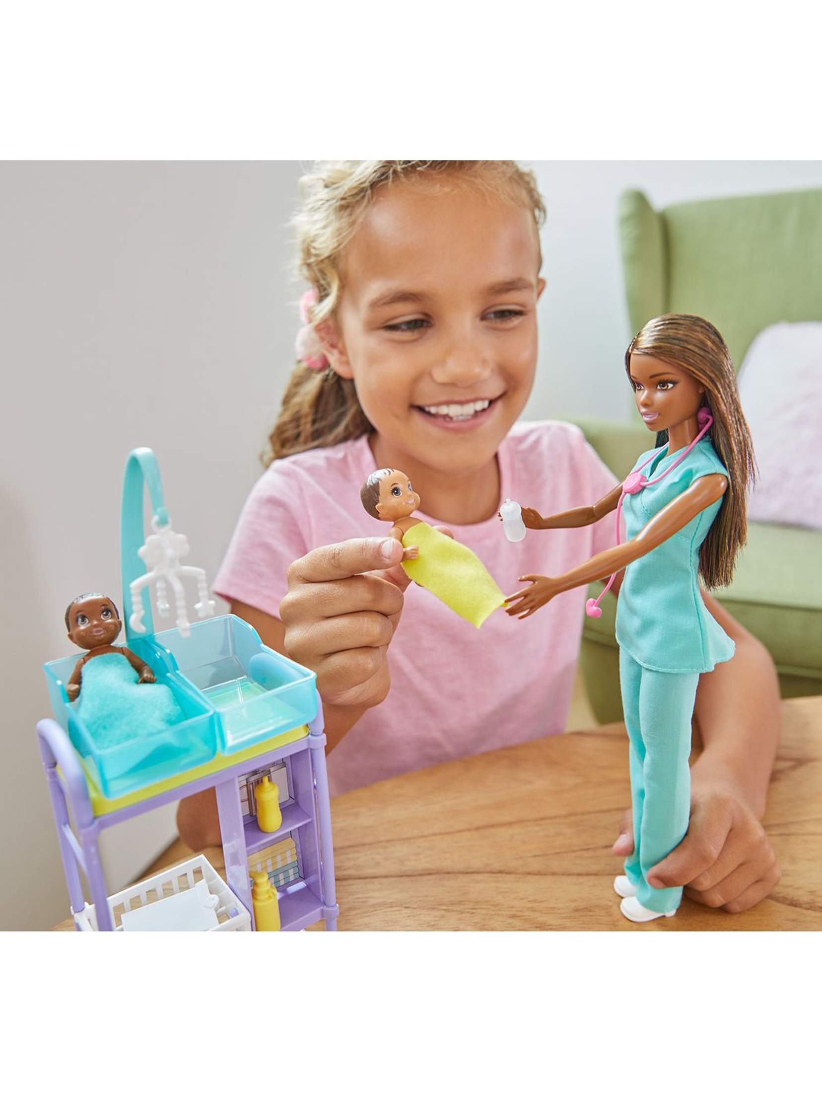 Barbie Pediatra Zestaw Kariera Lalka brunetka wiek 4+