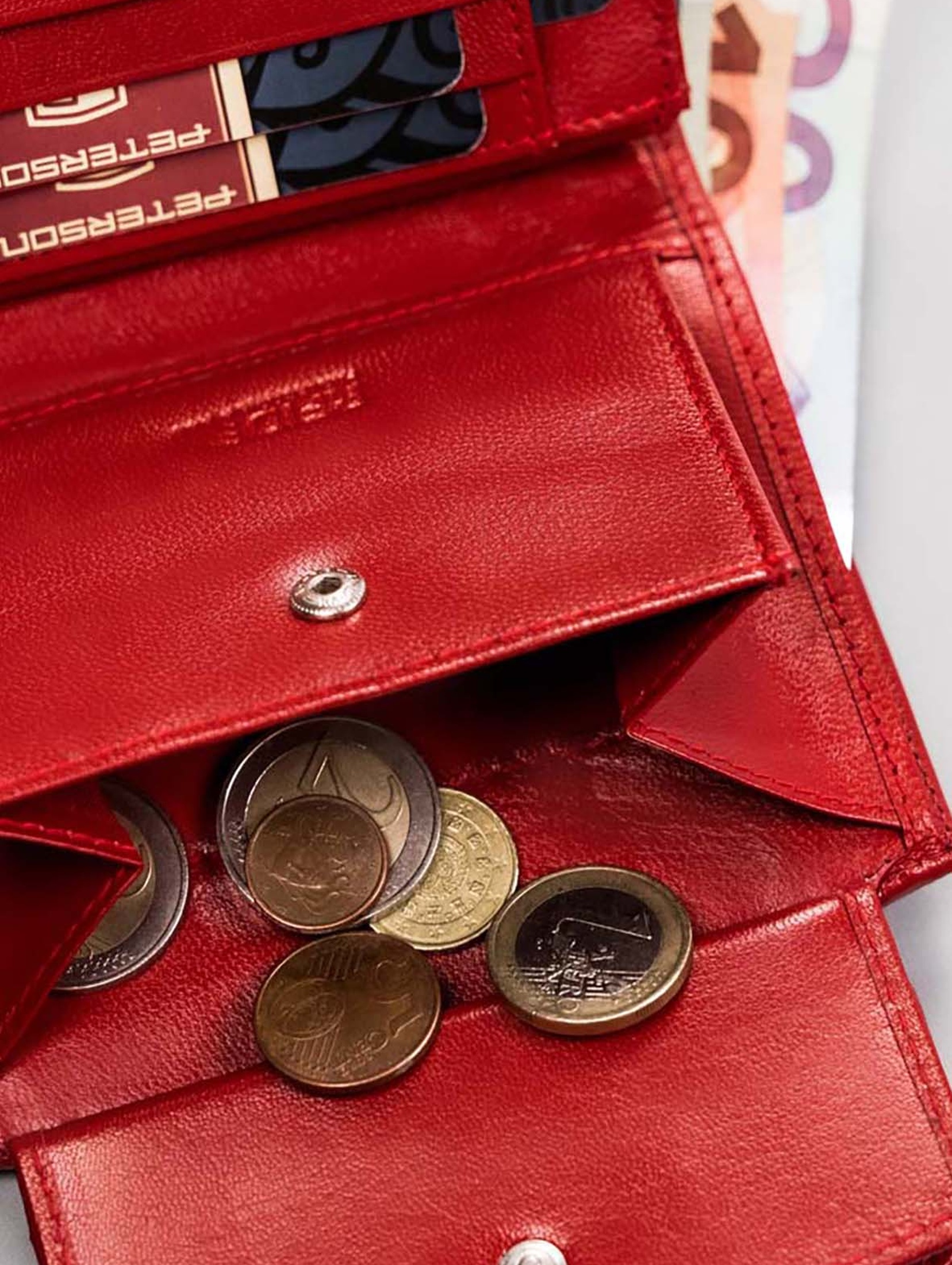 Skórzany portfel damski z systemem RFID zapinany na zatrzask — Peterson