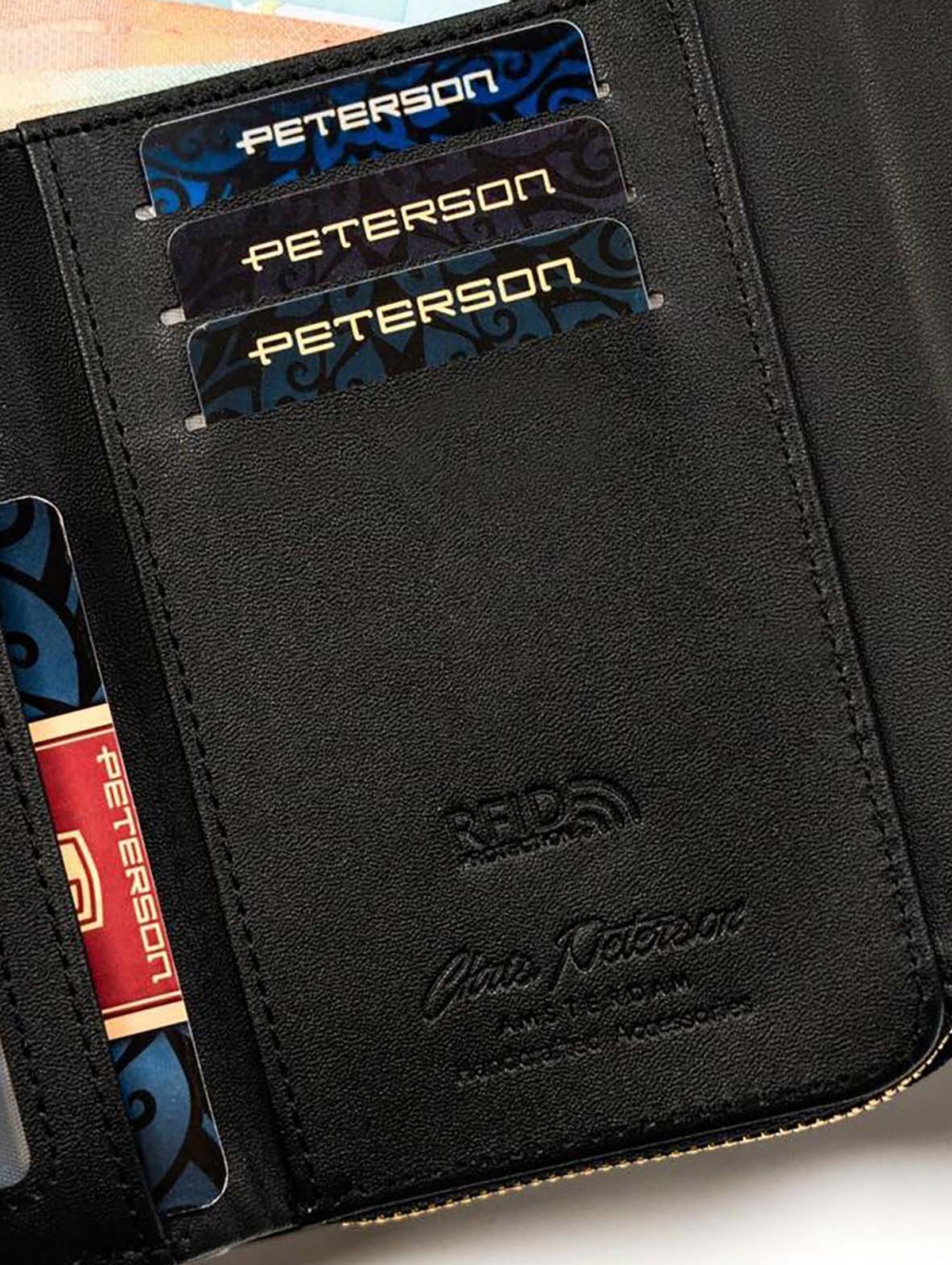 Poziomy portfel czarny ze skóry ekologicznej - Peterson