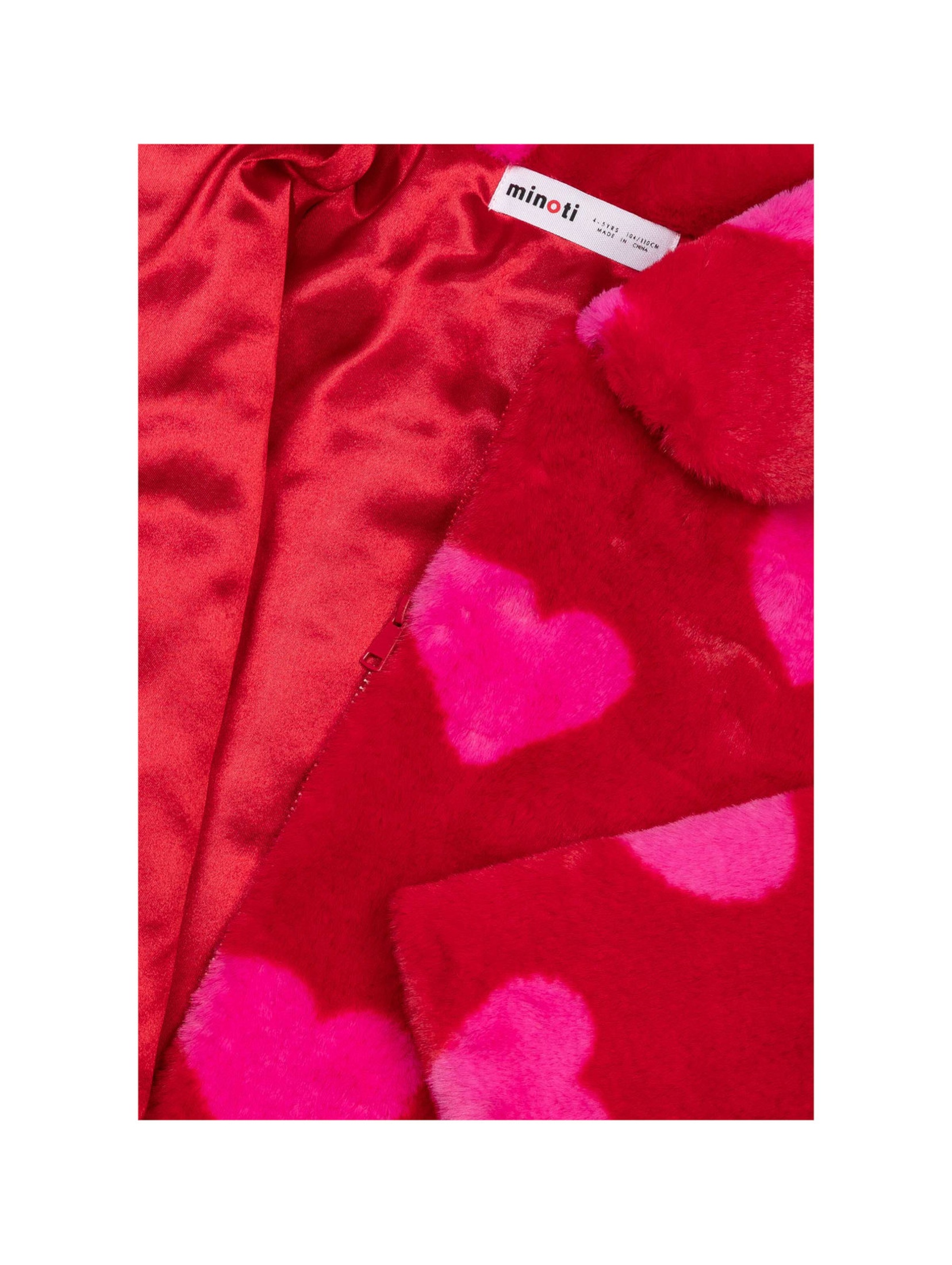 Czerwona kurtka dziewczęca w różowe serduszka
