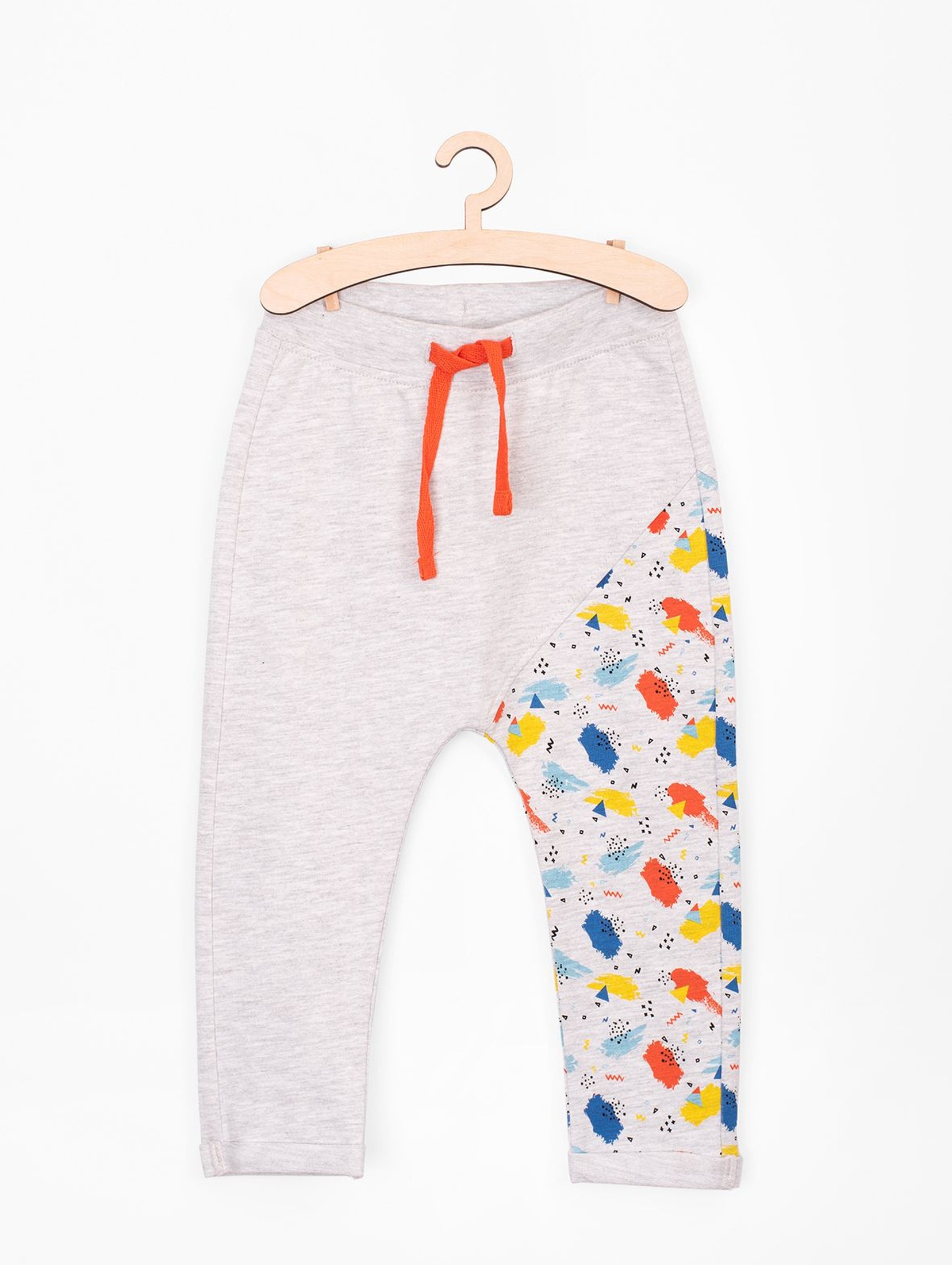 Spodnie dresowe dla niemowlaka-kolorowa nogawka