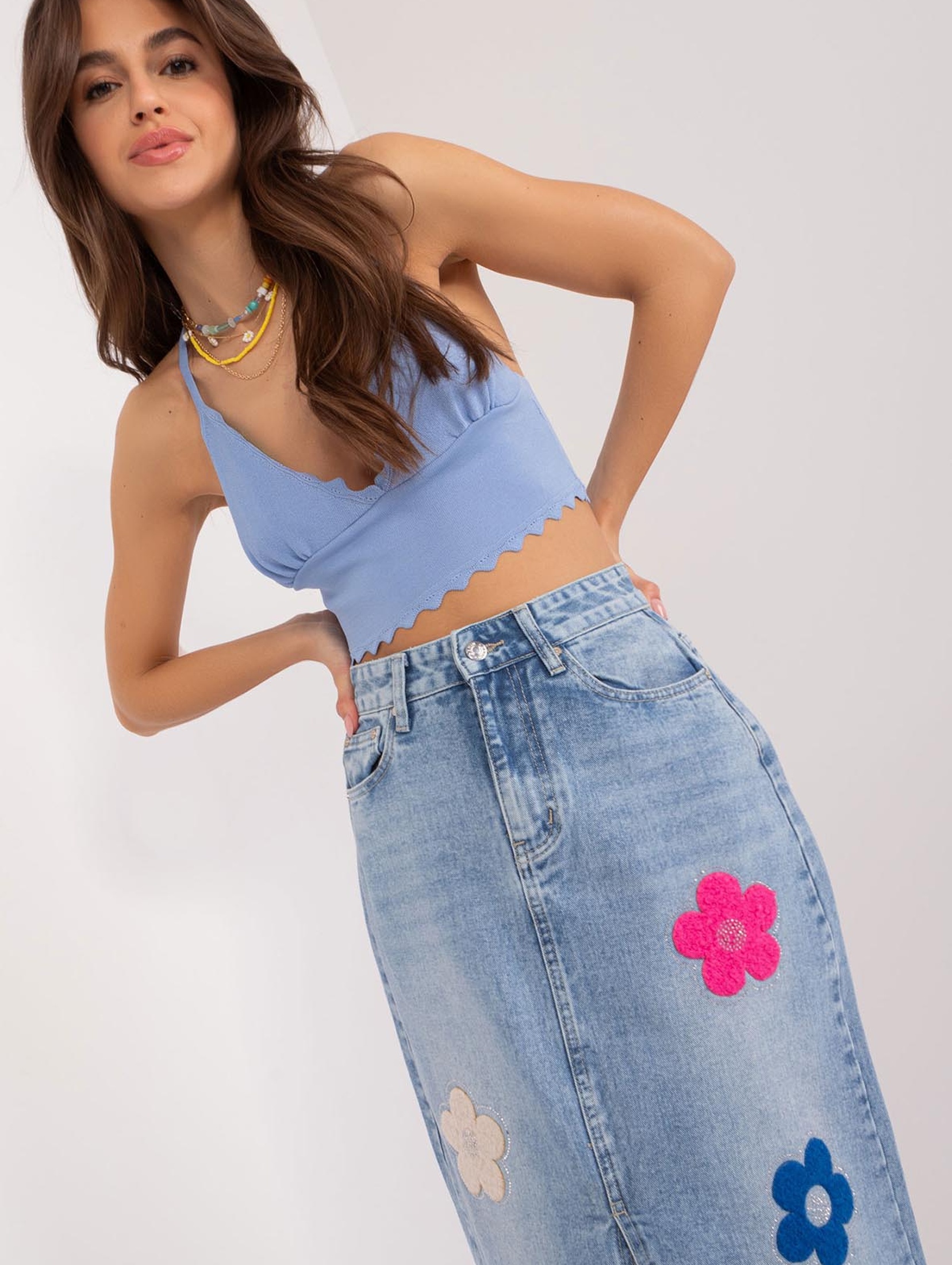 Midi spódnica jeansowa w kwiaty