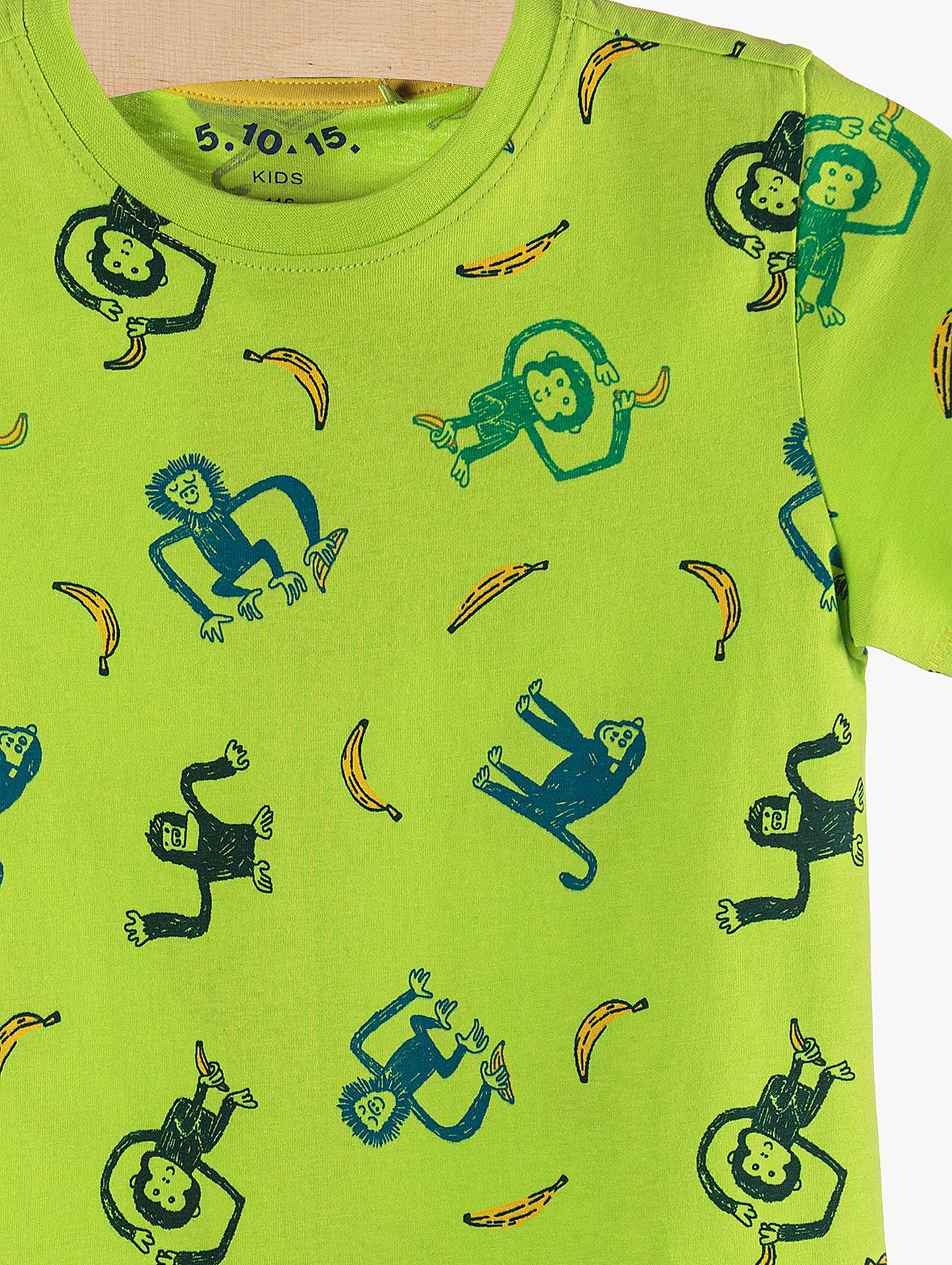 T-shirt chłopięcy zielony w małpki