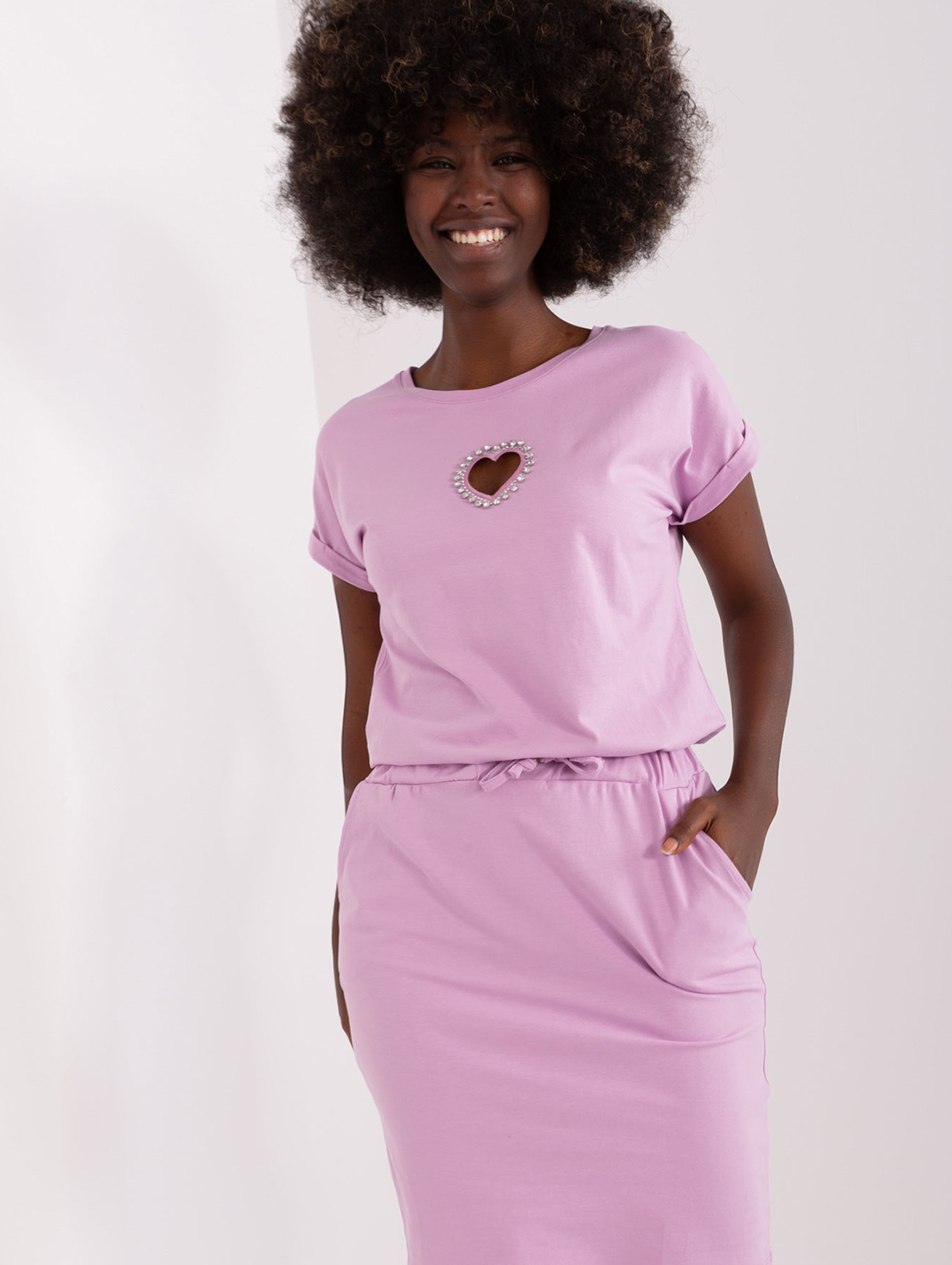 Jasnofioletowa sukienka dresowa z aplikacją