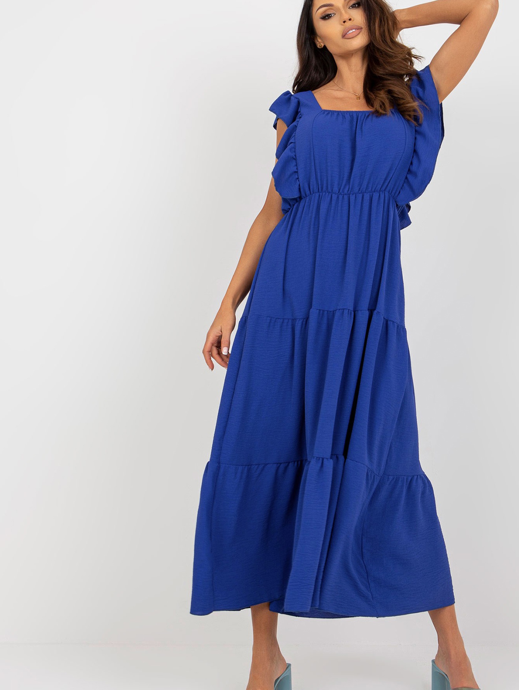 Kobaltowa midi sukienka z falbankami przy rękawach