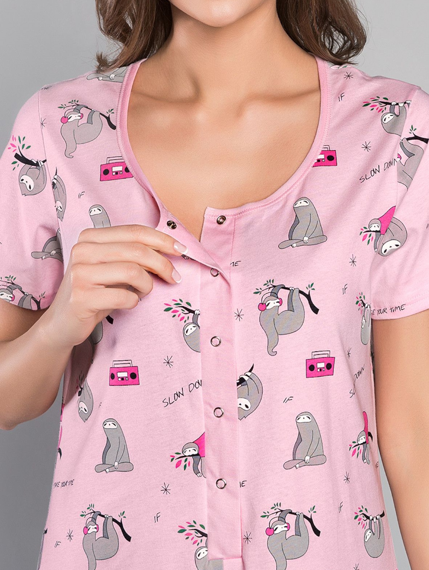 Bawełniana koszula nocna damska w leniwce - różowa