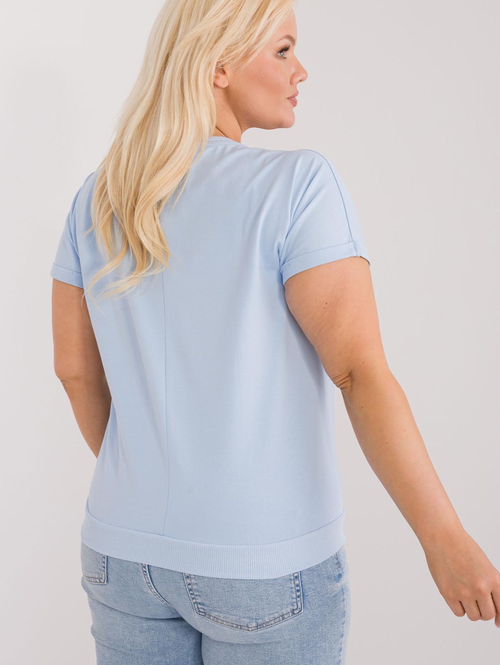 Bluzka plus size z krótkim rękawem jasno niebieska