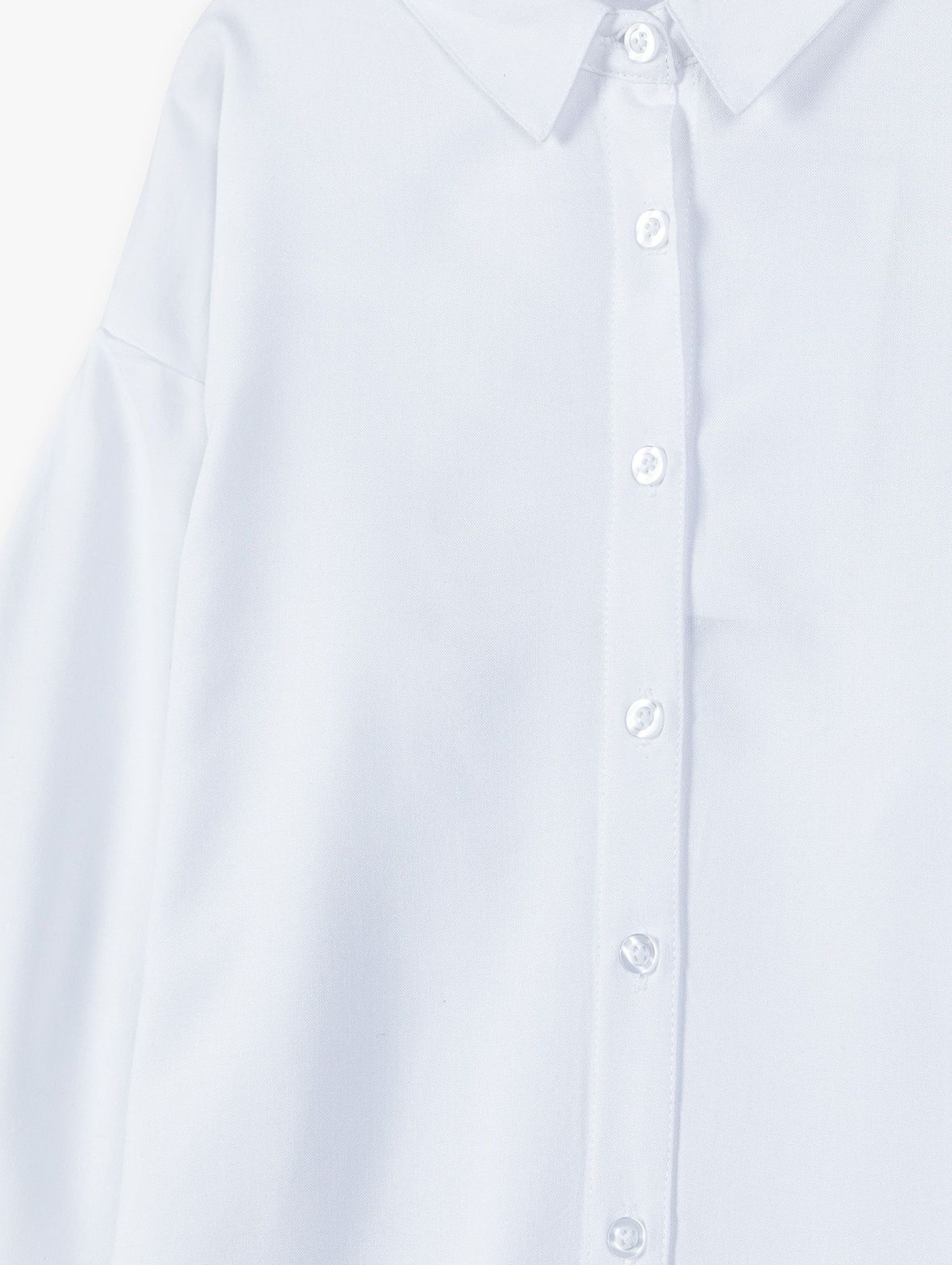 Biała elegancka koszula z długim rękawem