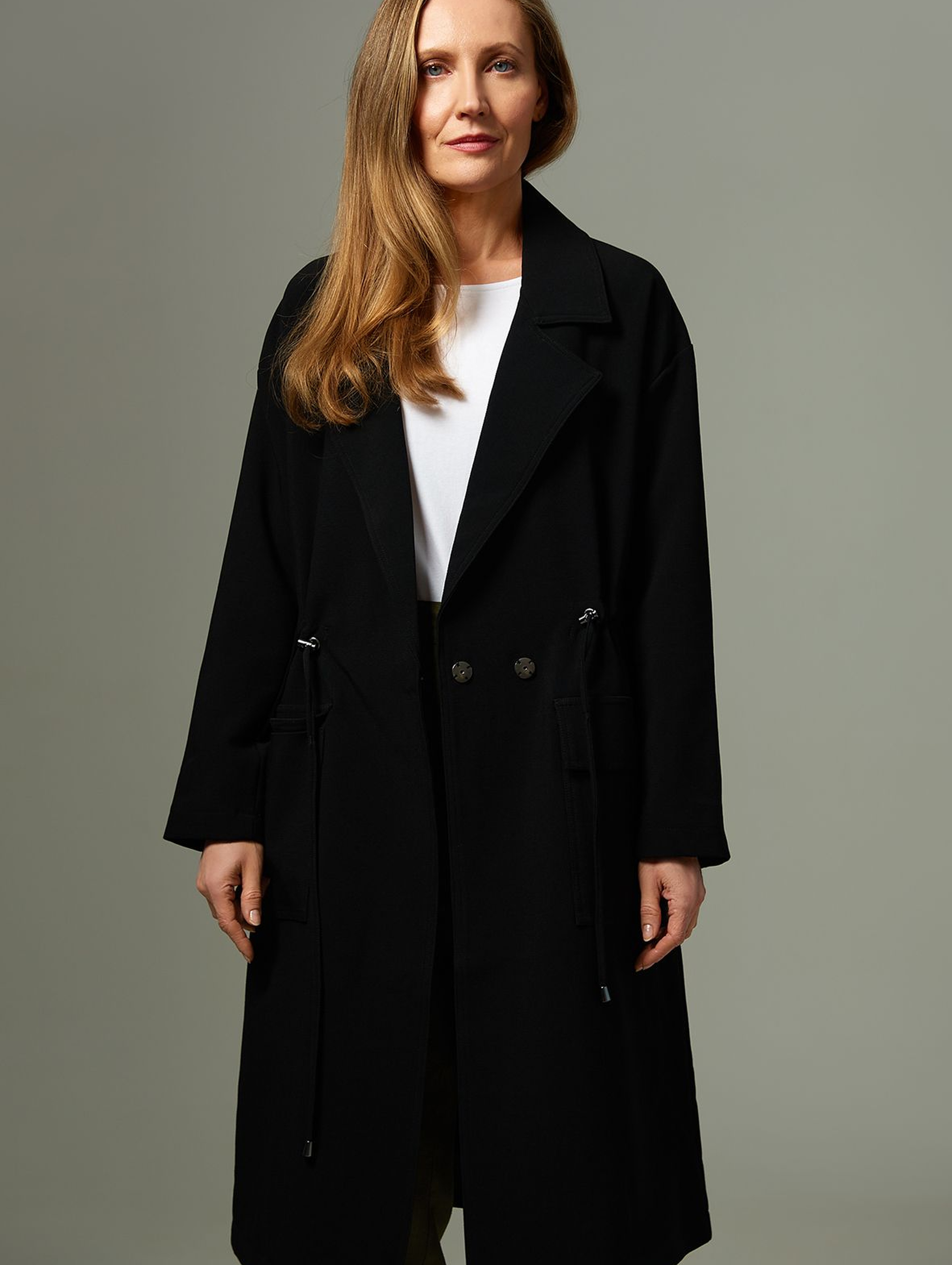 Greenpoint płaszcz damski czarny o luźnym kroju