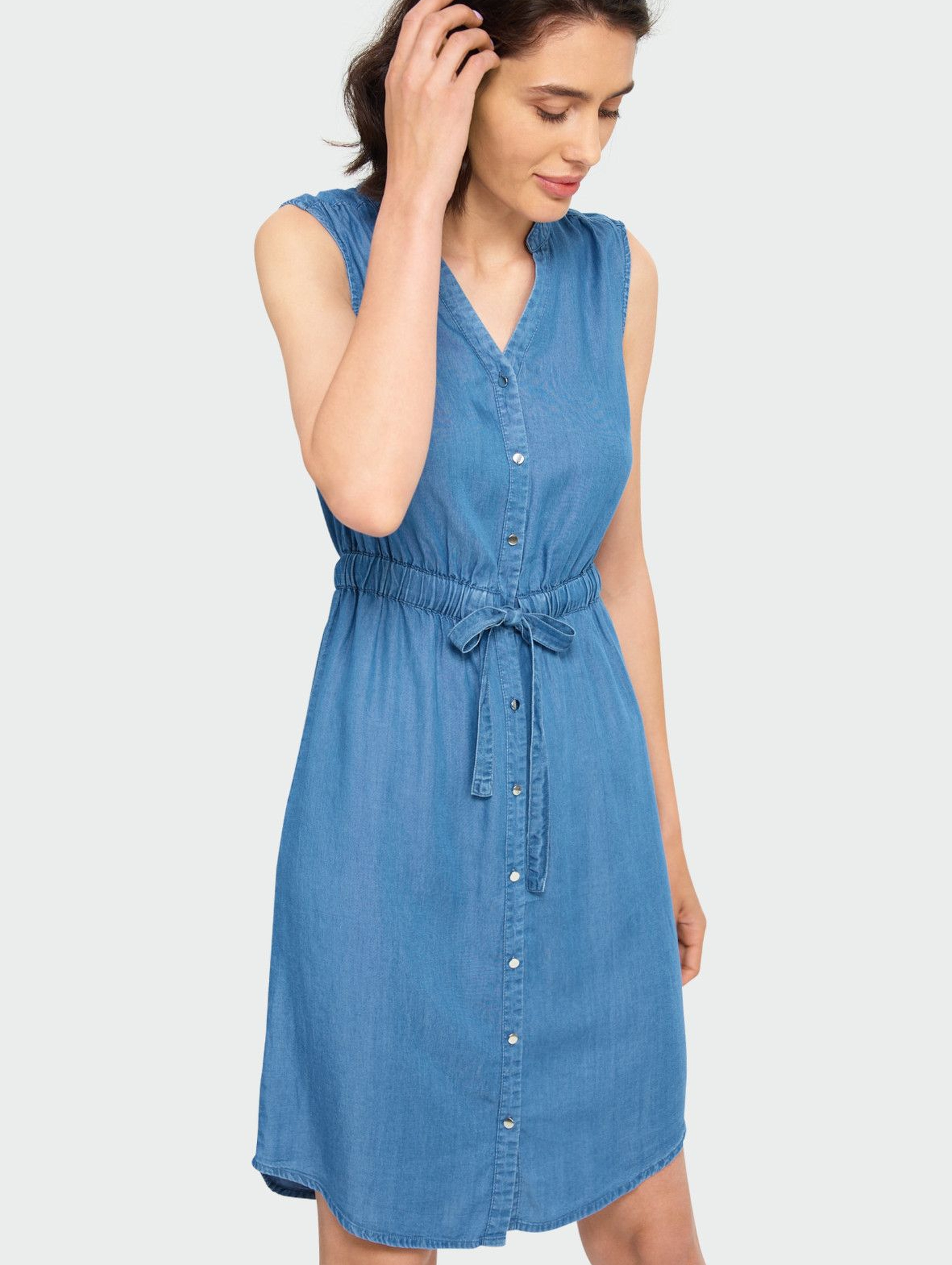 Niebieska sukienka z lyocellu typu szmizjerka
