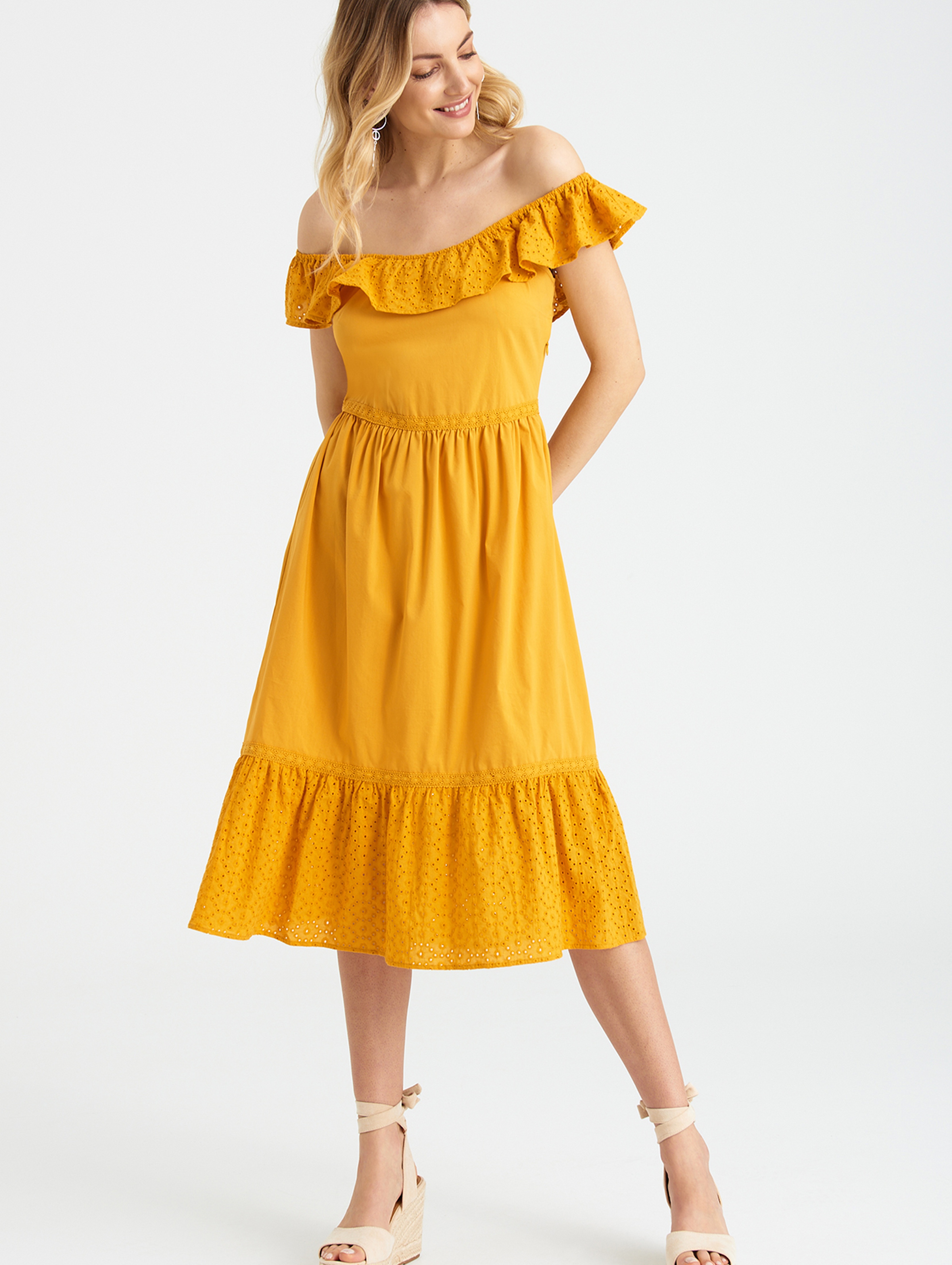 Żółta sukienka damska typu hiszpanka