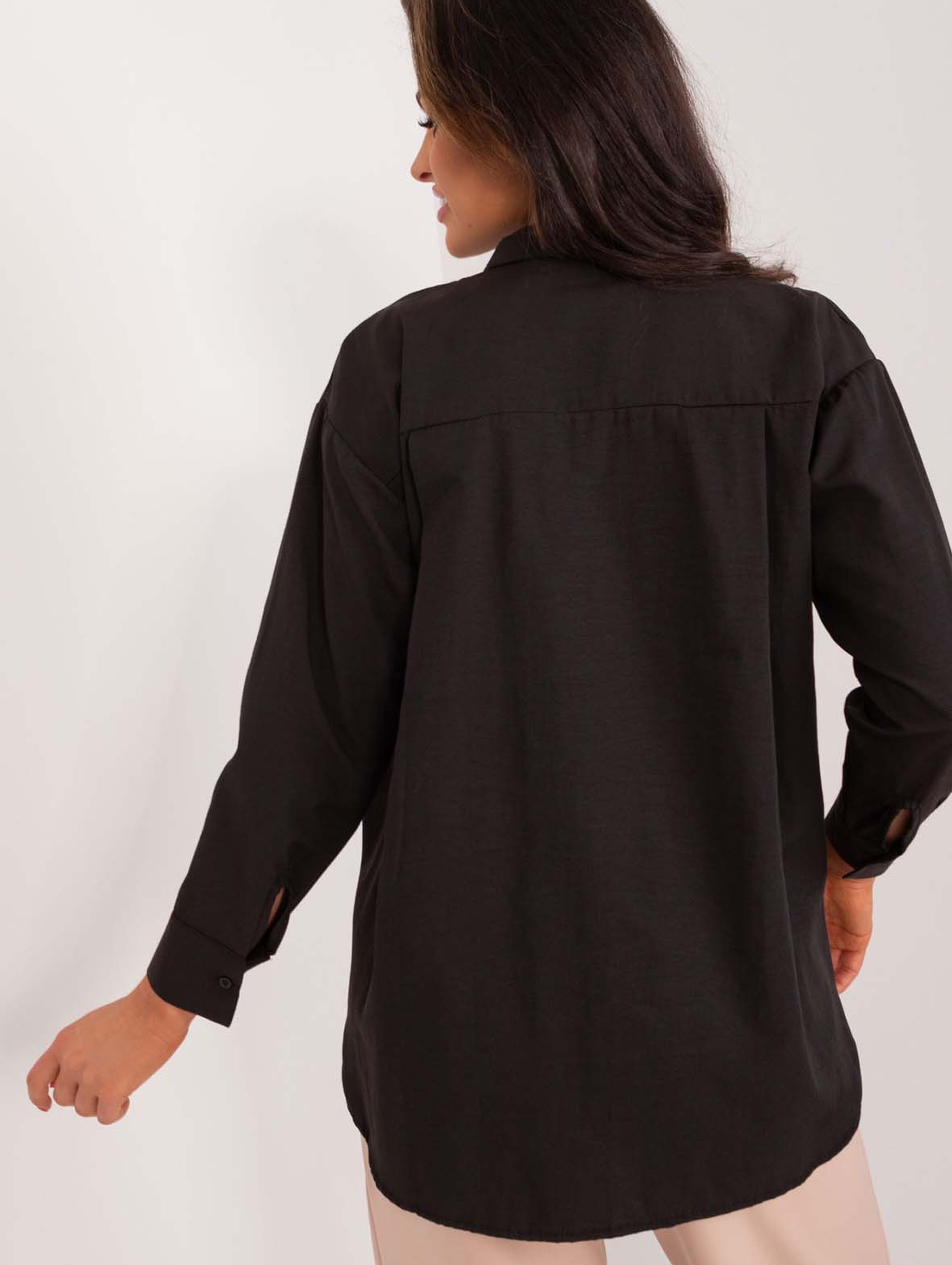 Czarna klasyczna koszula damska z długim rękawem