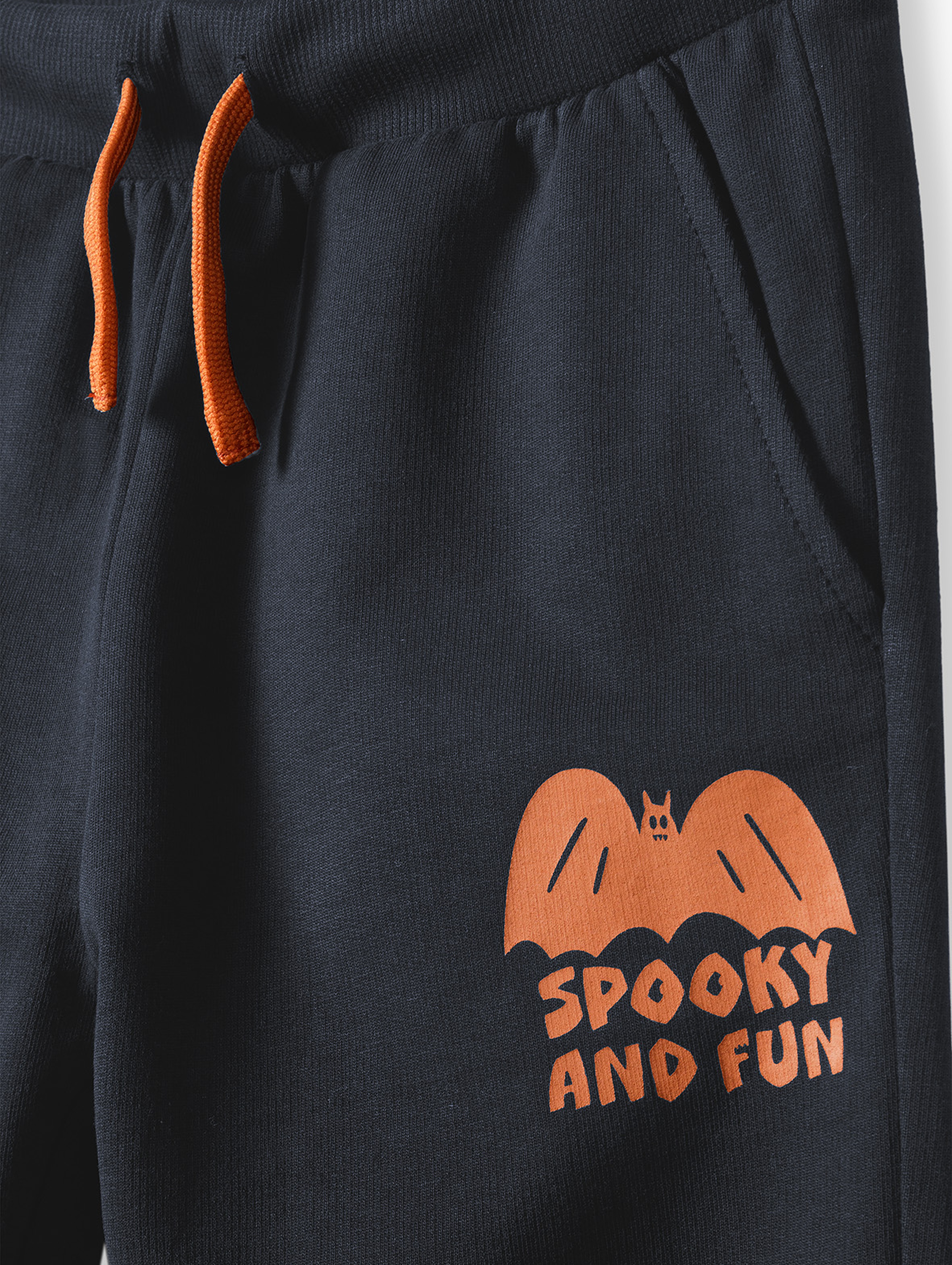 Granatowe spodnie dresowe chłopięce Halloween - spooky and fun - 5.10.15.