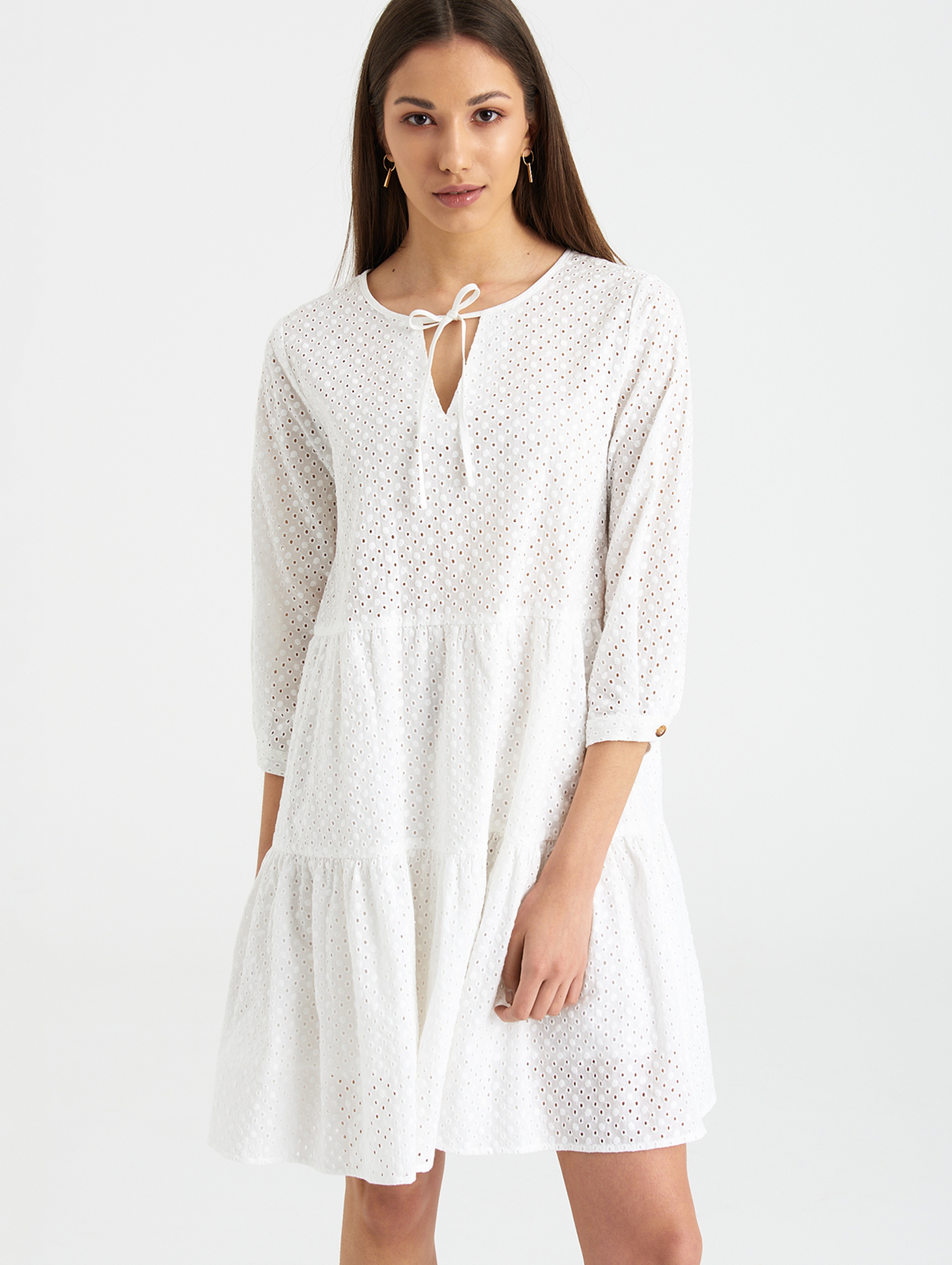 Biała bawełniana sukienka damska