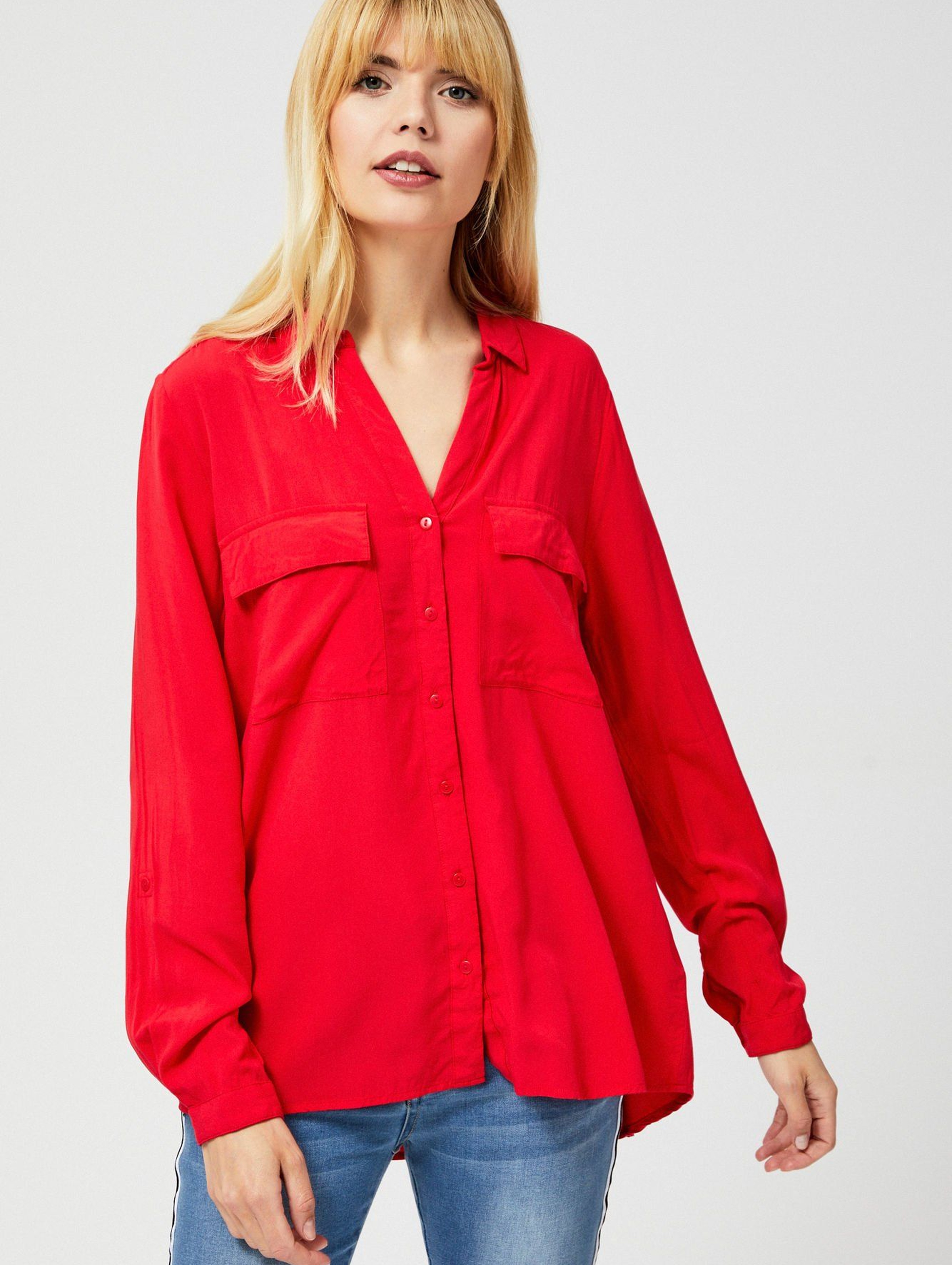 Czarwona koszula damska z długim rękawem
