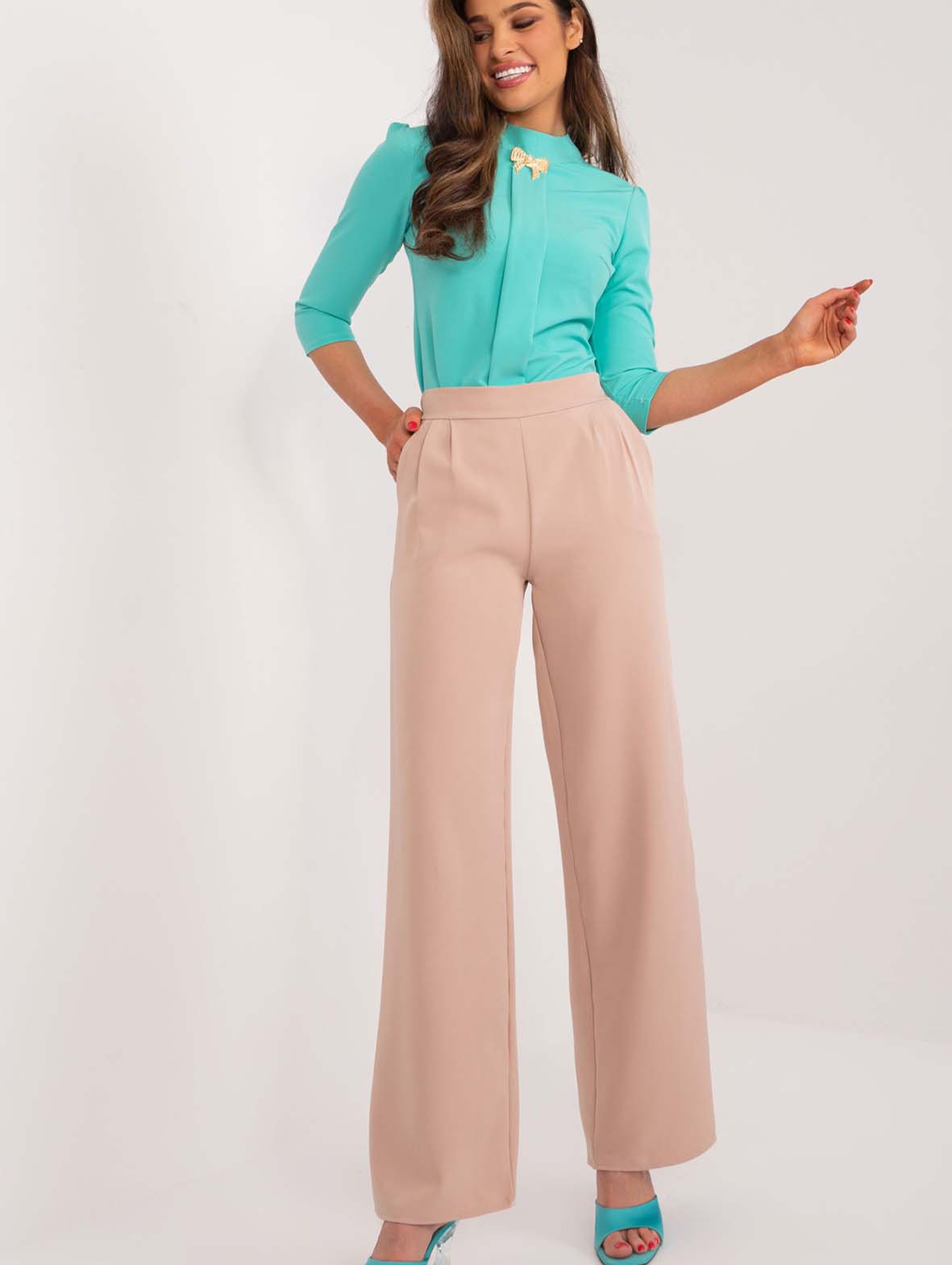 Camelowe spodnie  damskie materiałowe eleganckie