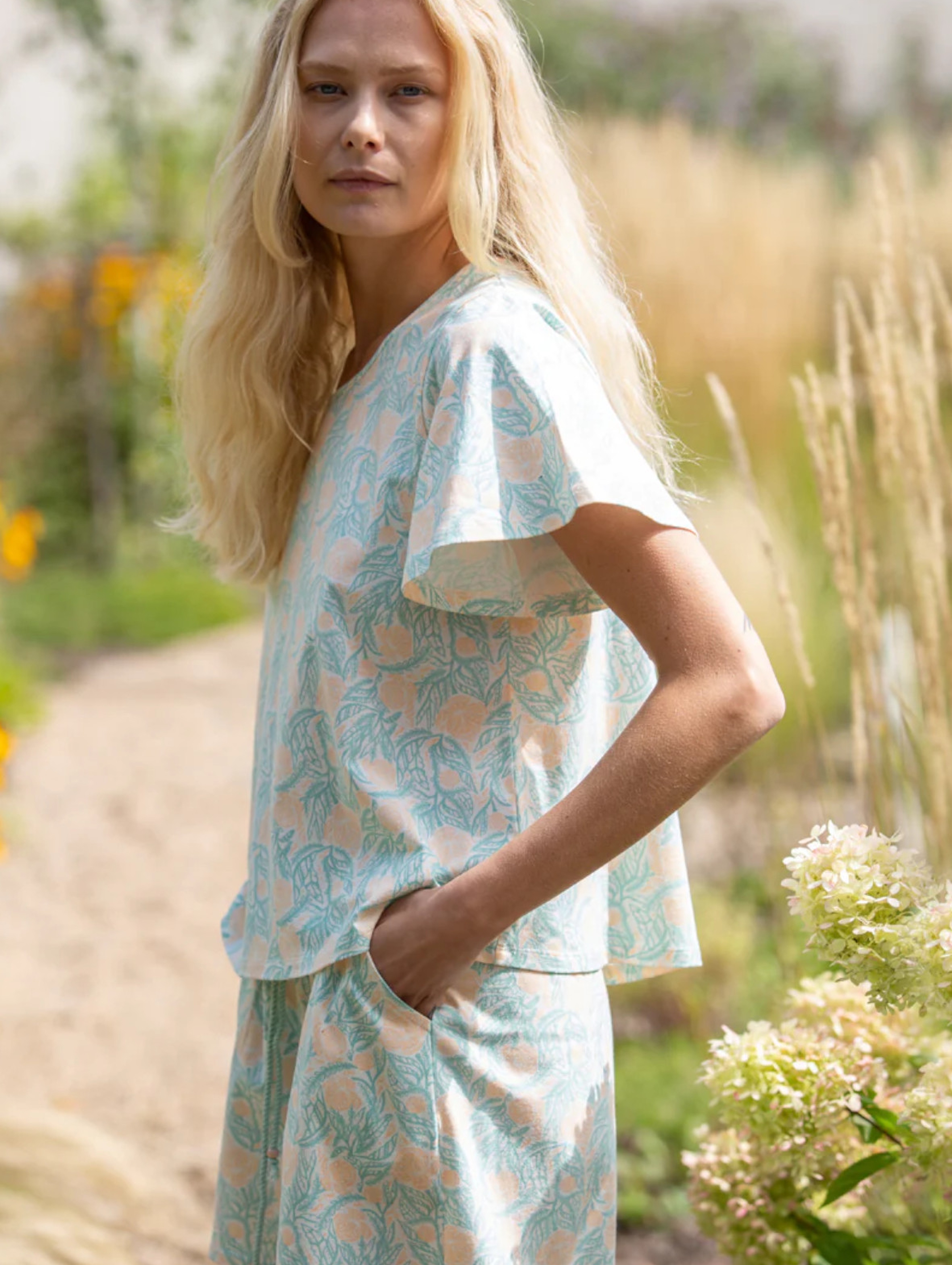 Dwuczęściowa letnia piżama damska w pastelowych kolorach
