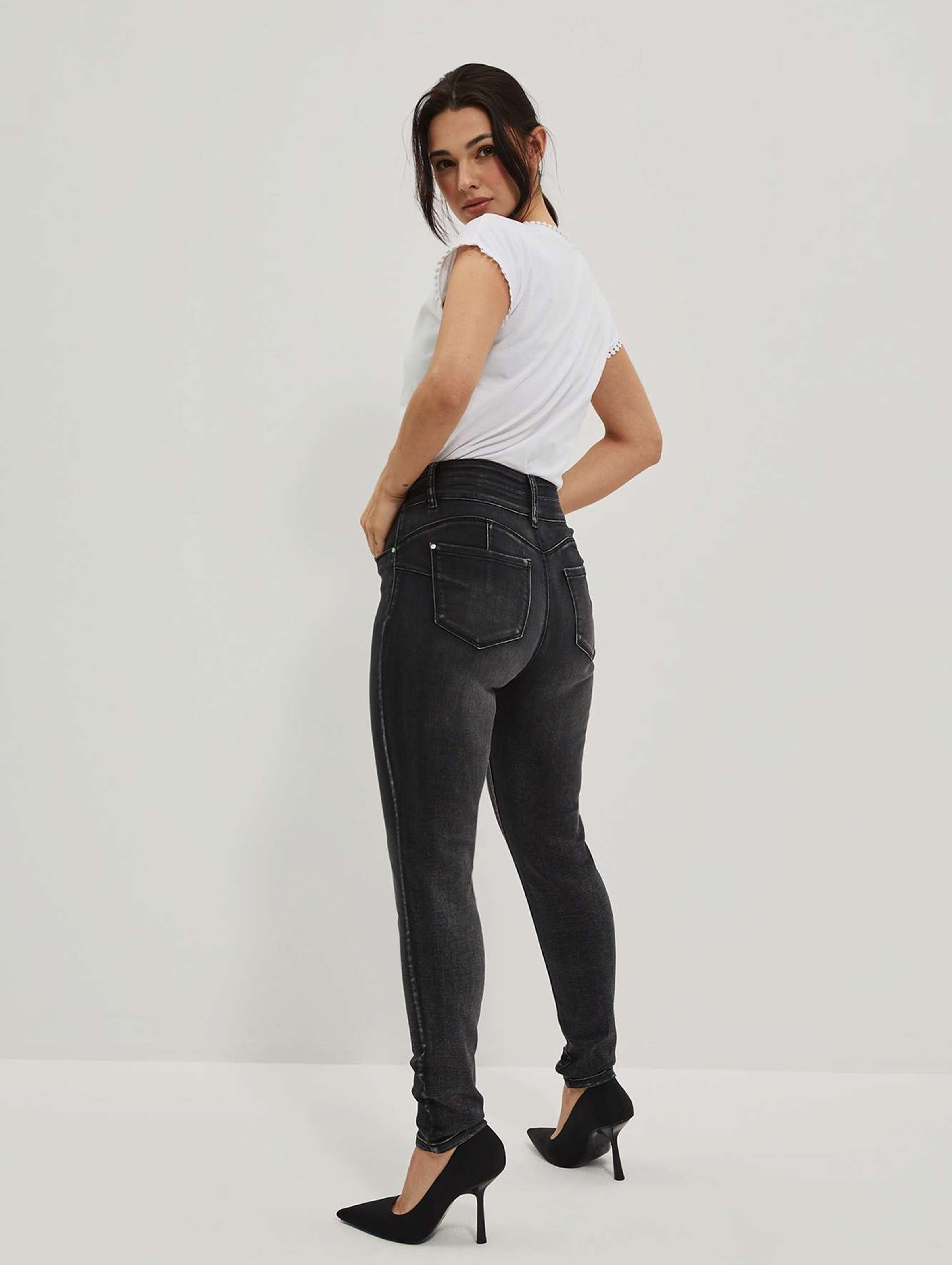 Spodnie jeansowe damskie typu rurki grafitowe