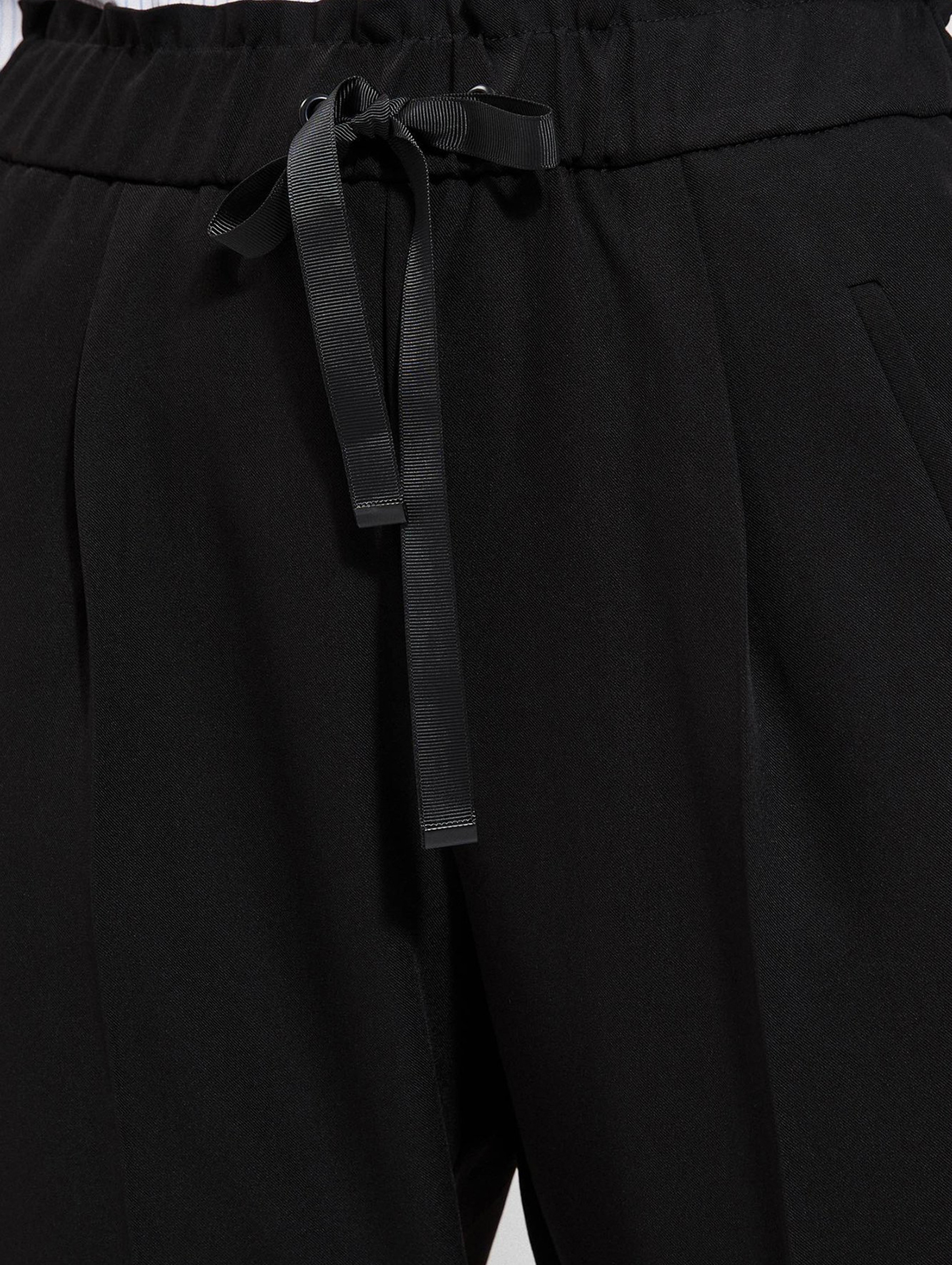 Spodnie damskie z wiązaniem w pasie - czarne