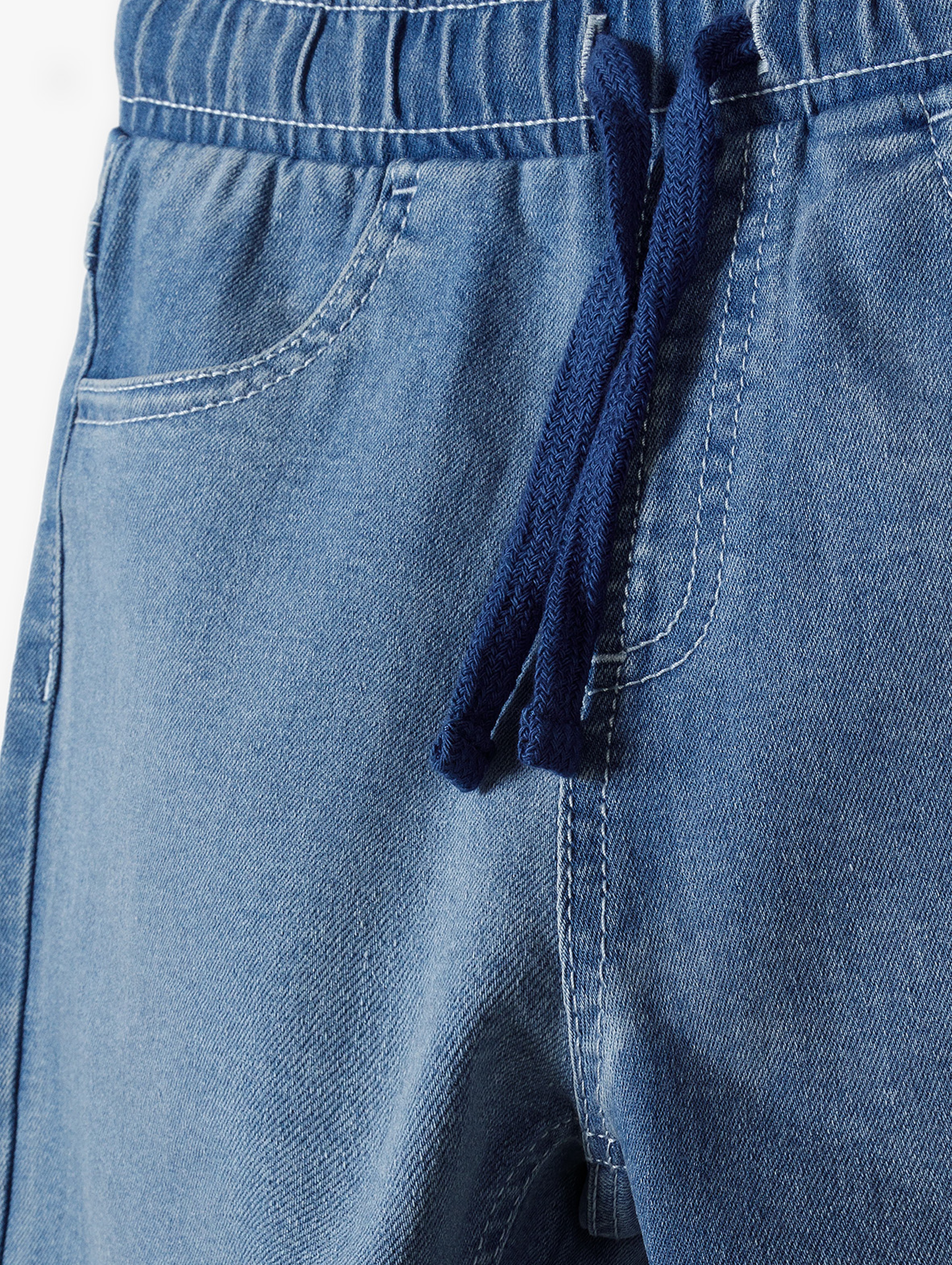 Jeansowe spodnie dla chłopca - straight leg