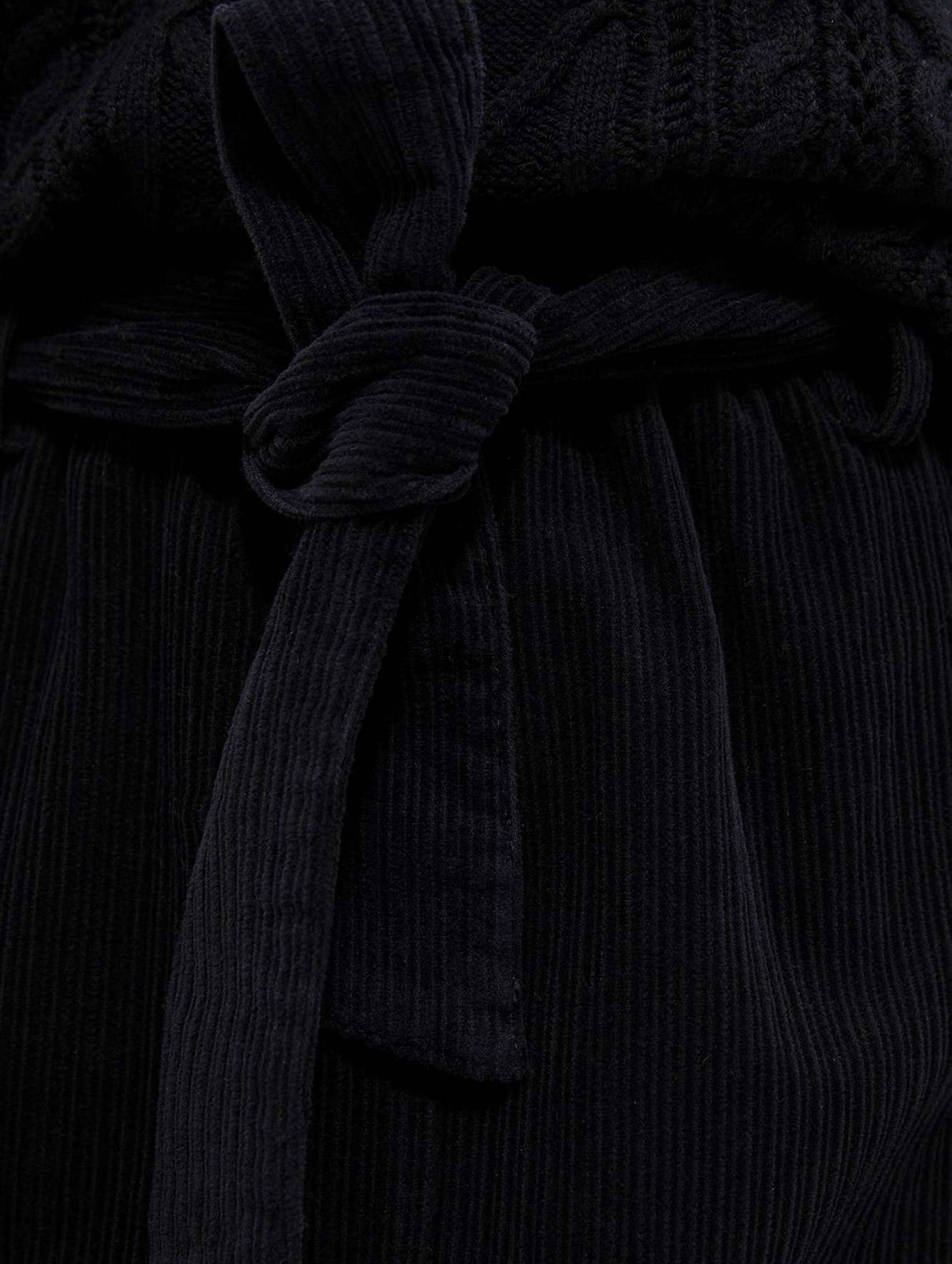 Czarna bawełniana sztruksowa spódnica damska